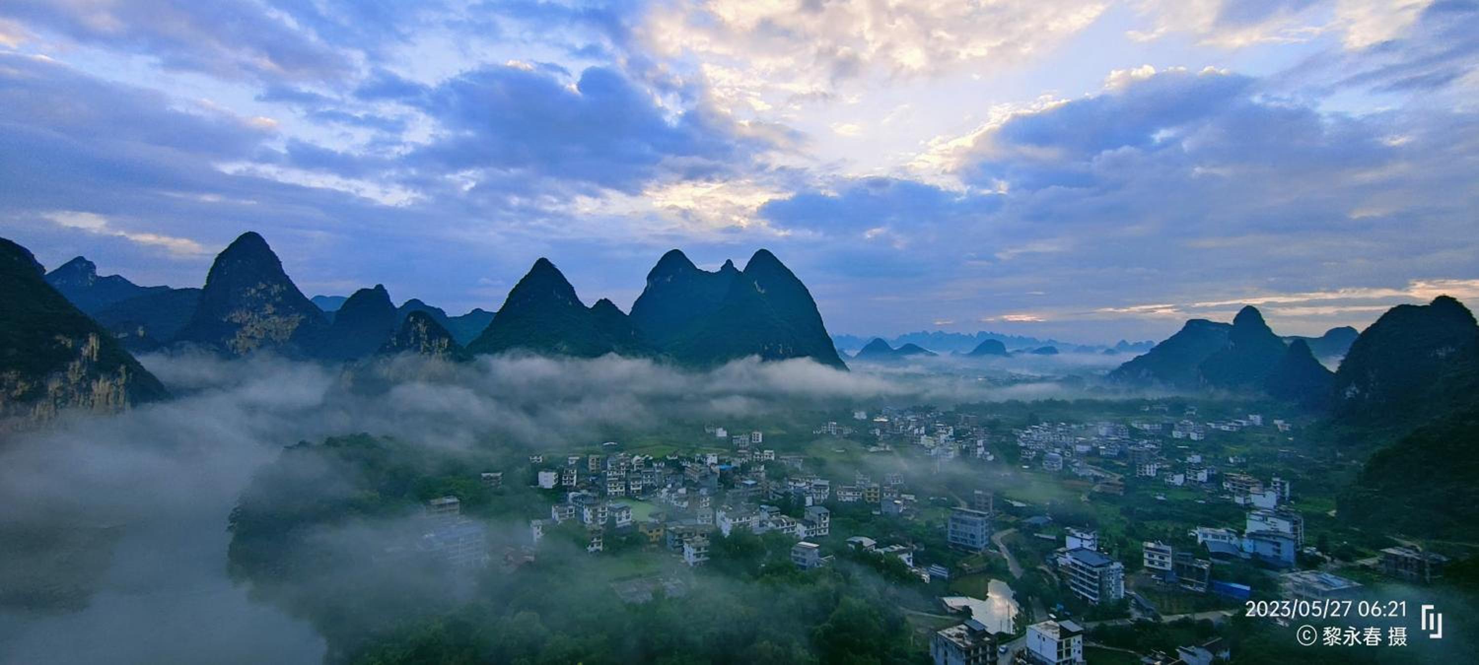Yangshuo Eden's Social Guesthouse - Wake up to a hearty Western breakfast & fresh craft coffee & night beers & outdoor activities