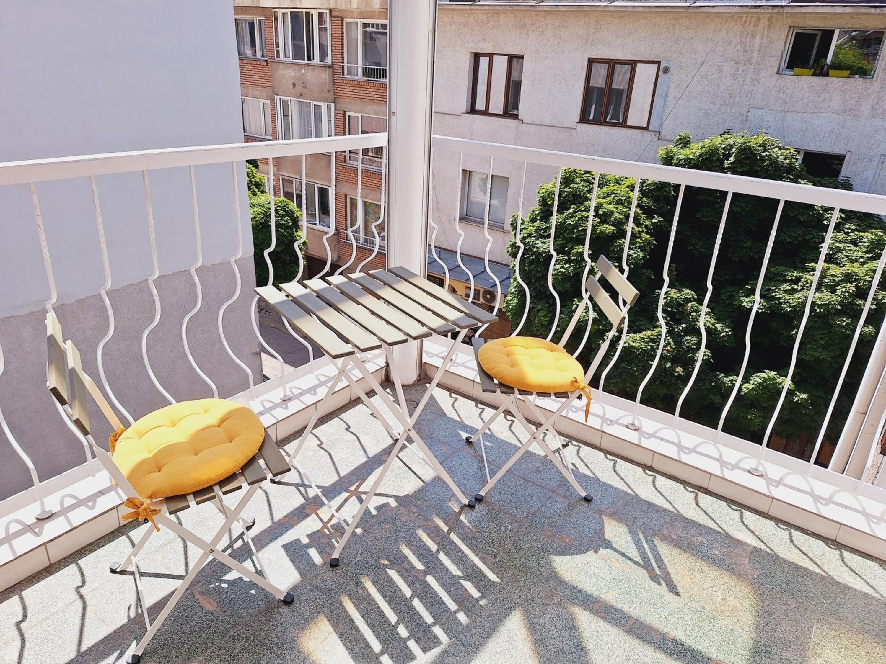 The Architect's Apartment - top center, spacious, unique