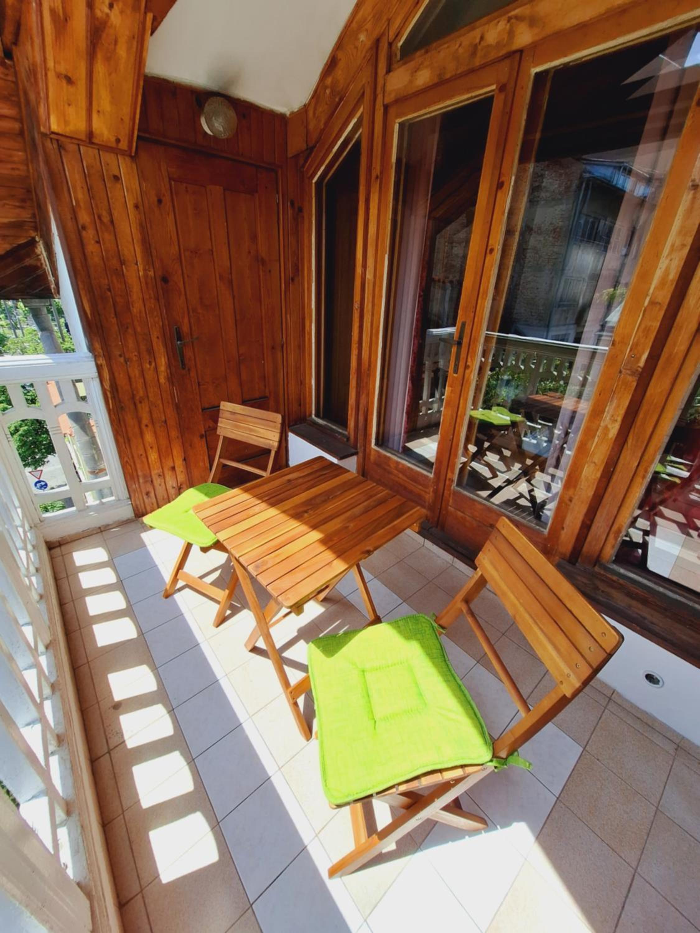 The Architect's Apartment - top center, spacious, unique