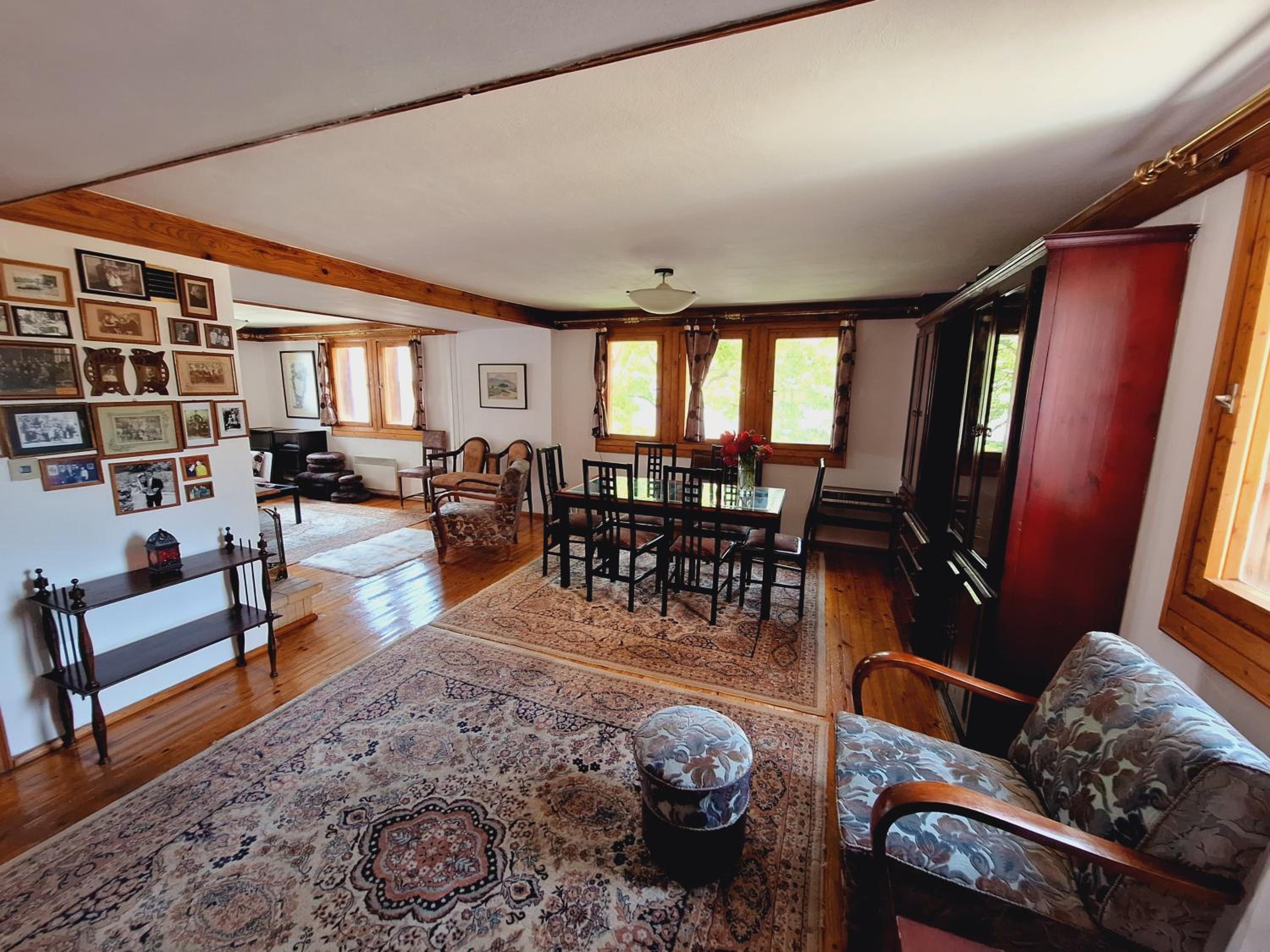 The Architect's Apartment - top center, spacious, unique