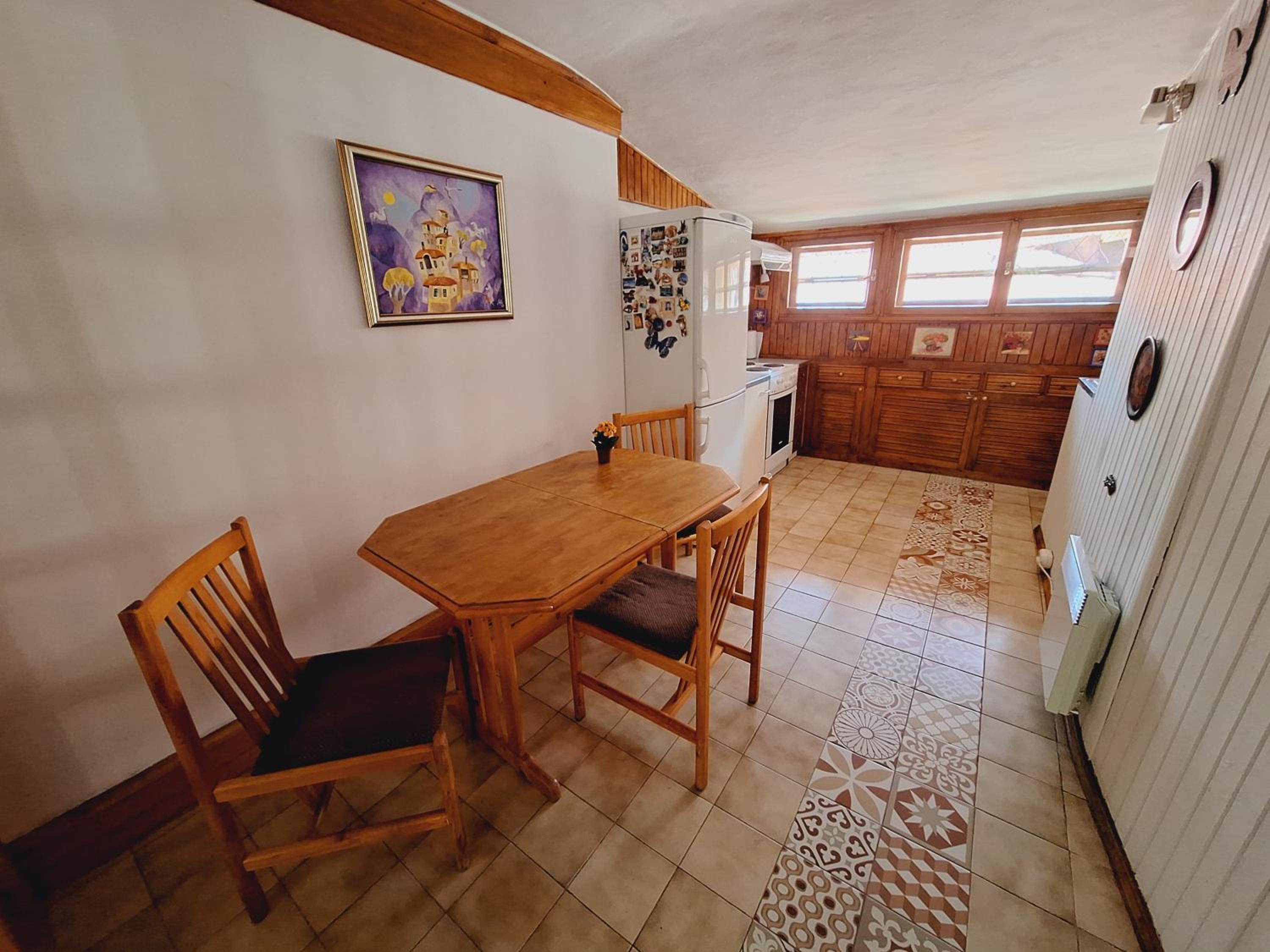The Architect's Apartment - top center, spacious, unique