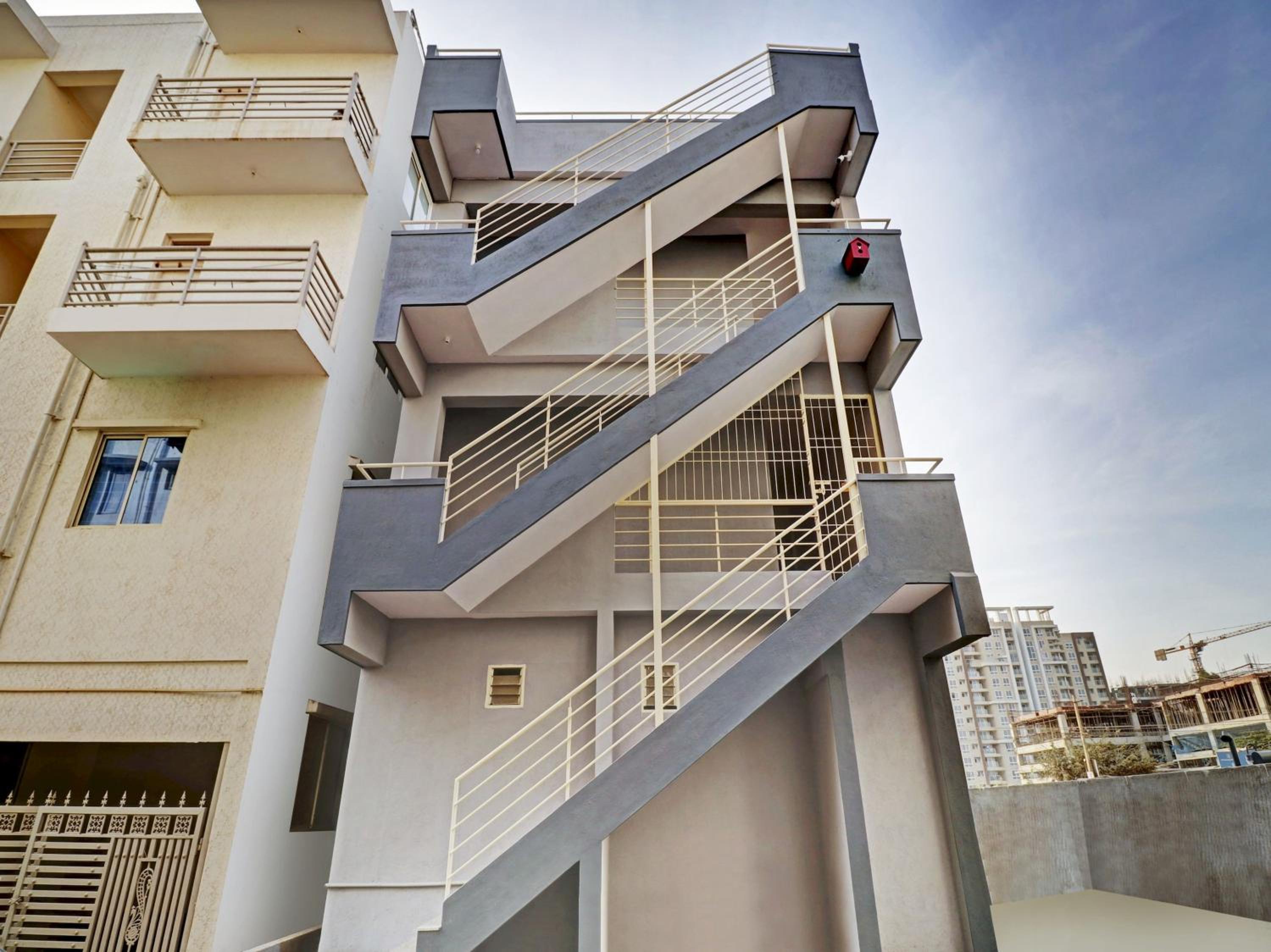 Hotel O Home Mishra Suites