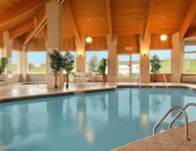 Rolla Vacations - Baymont by Wyndham Rolla - Property Image 1