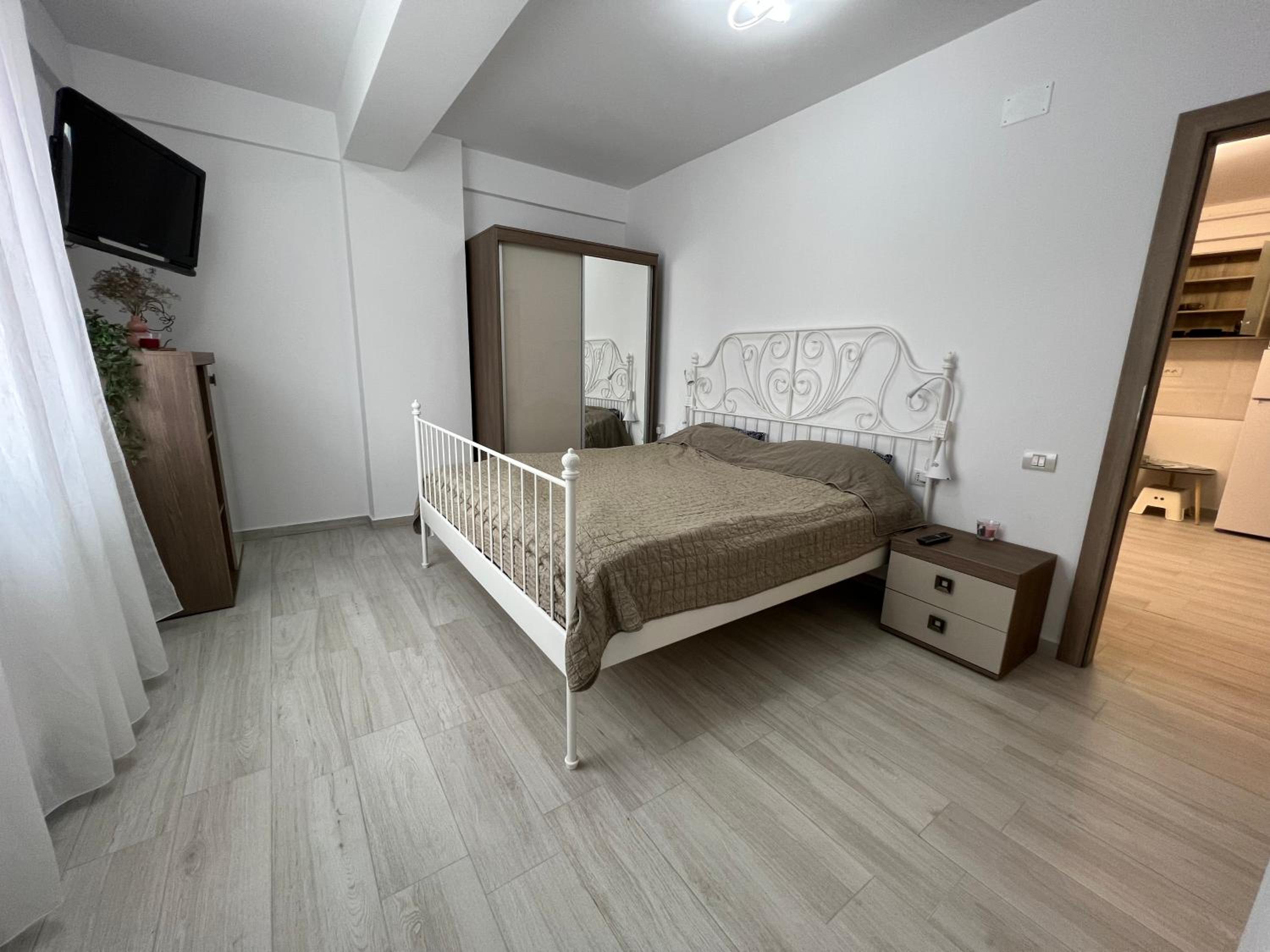 23 Valuri, 2 camere, 2 băi
