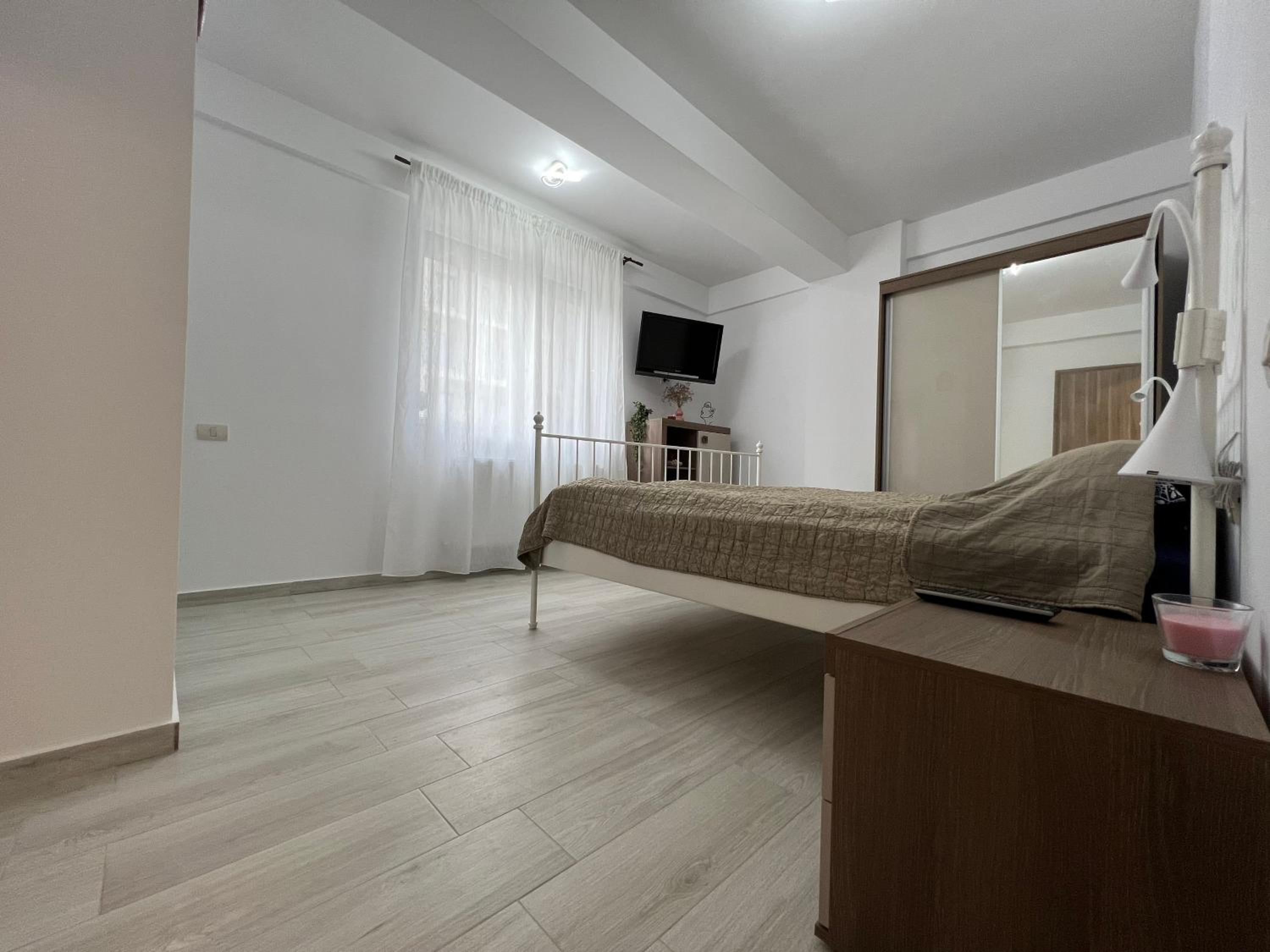 23 Valuri, 2 camere, 2 băi