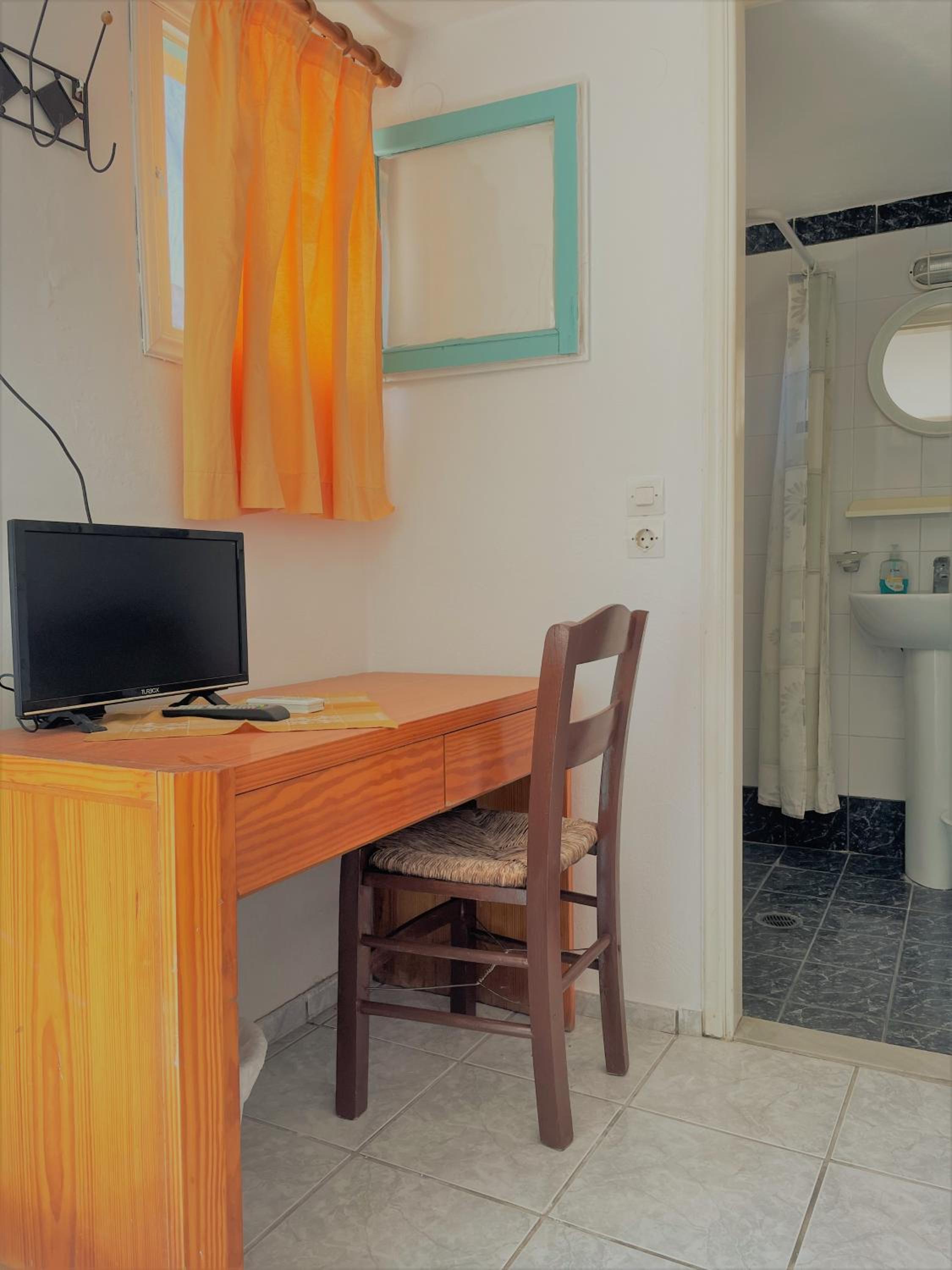 Santorini Camping & Hostel