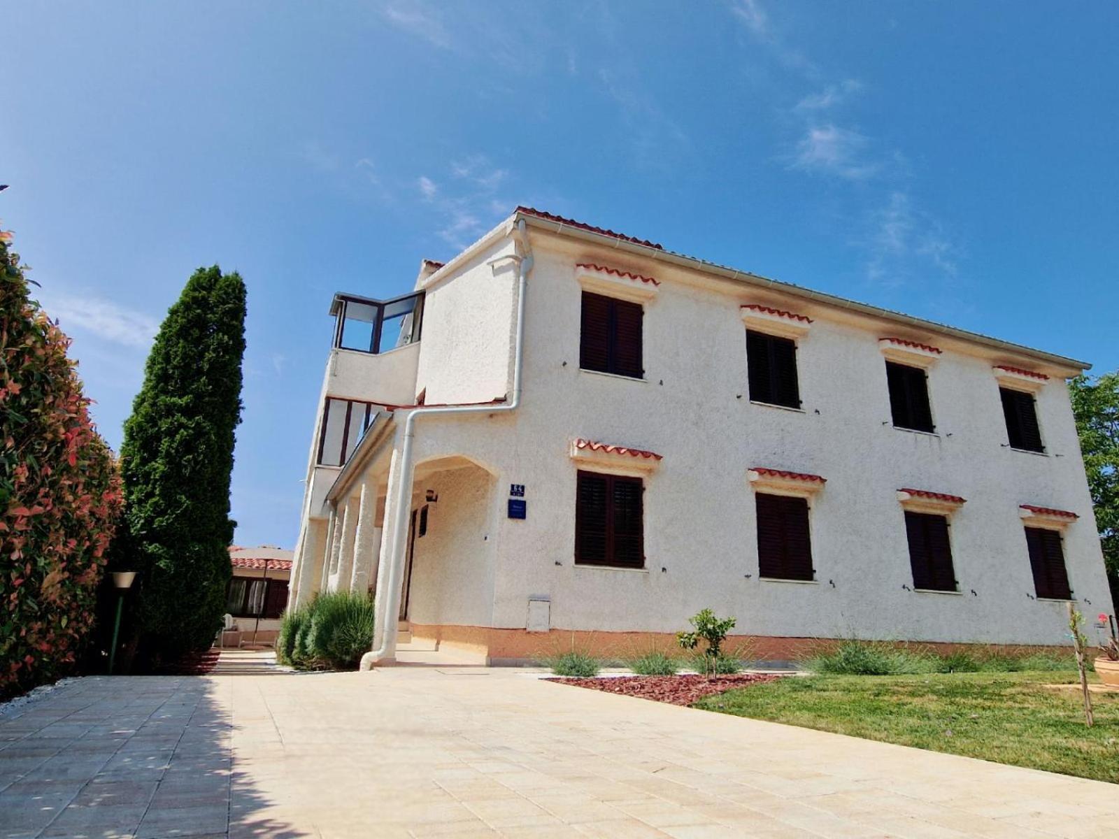 Apartments Regi Medulin