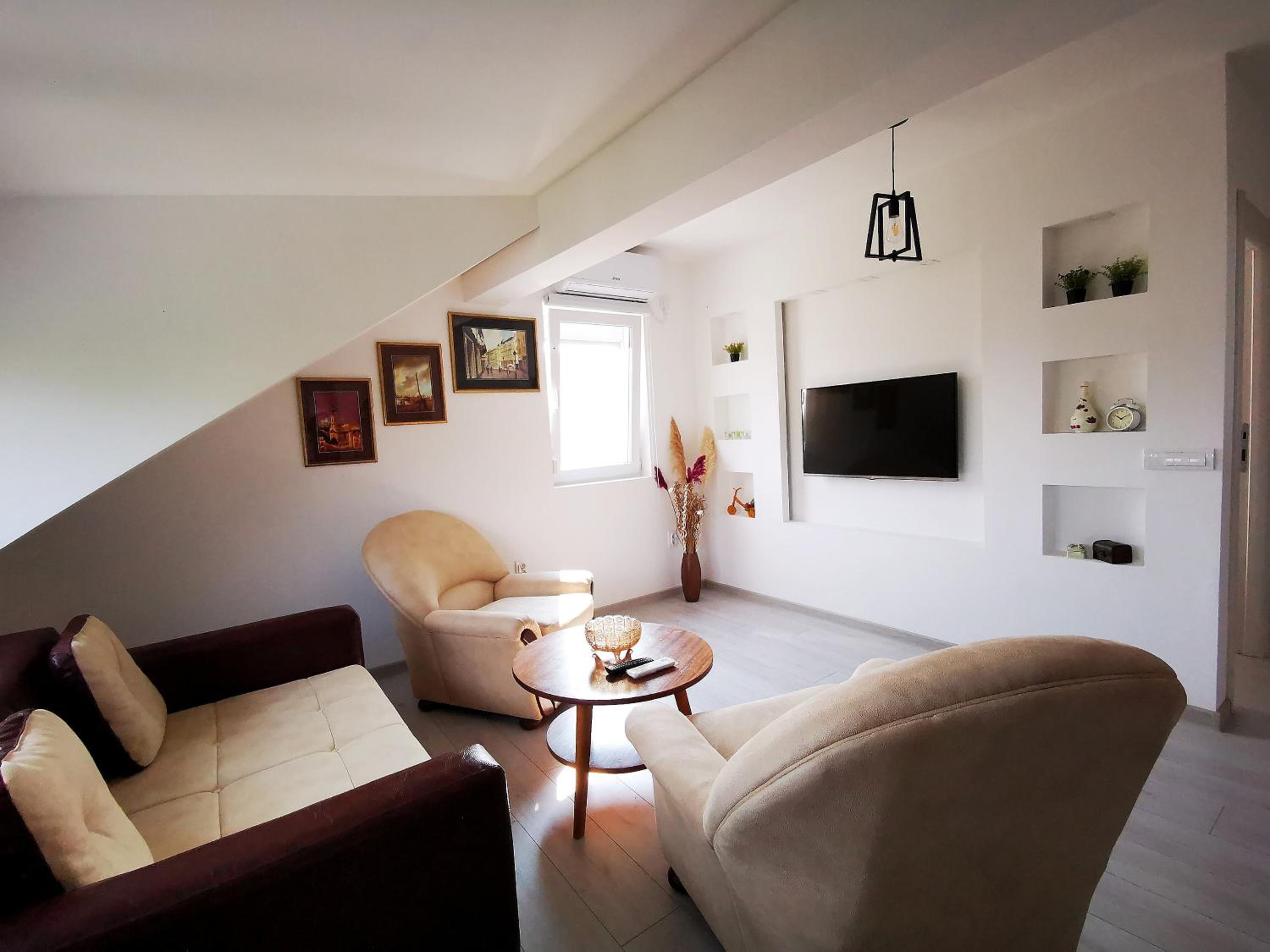 BIS Apartments