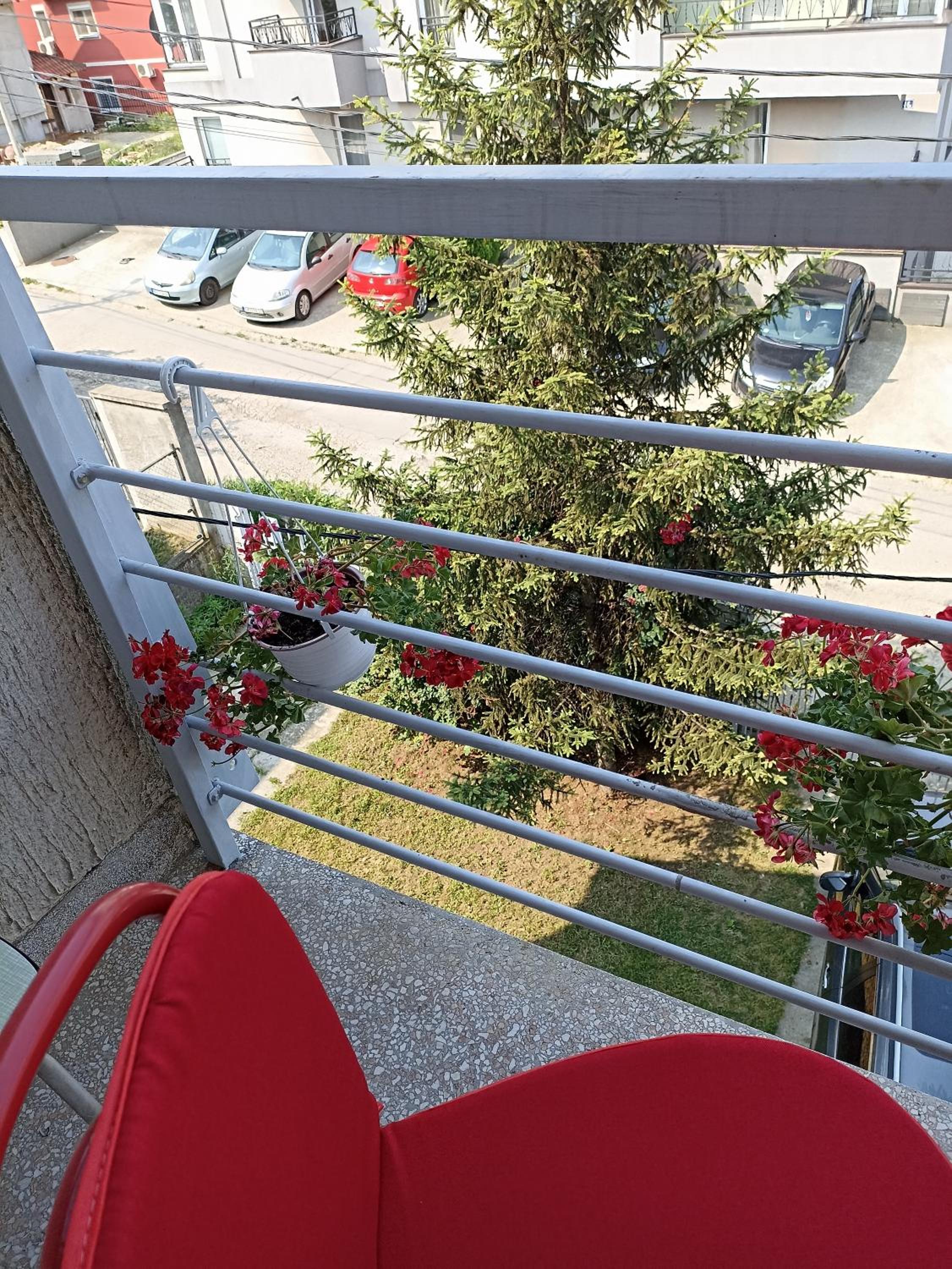 BIS Apartments