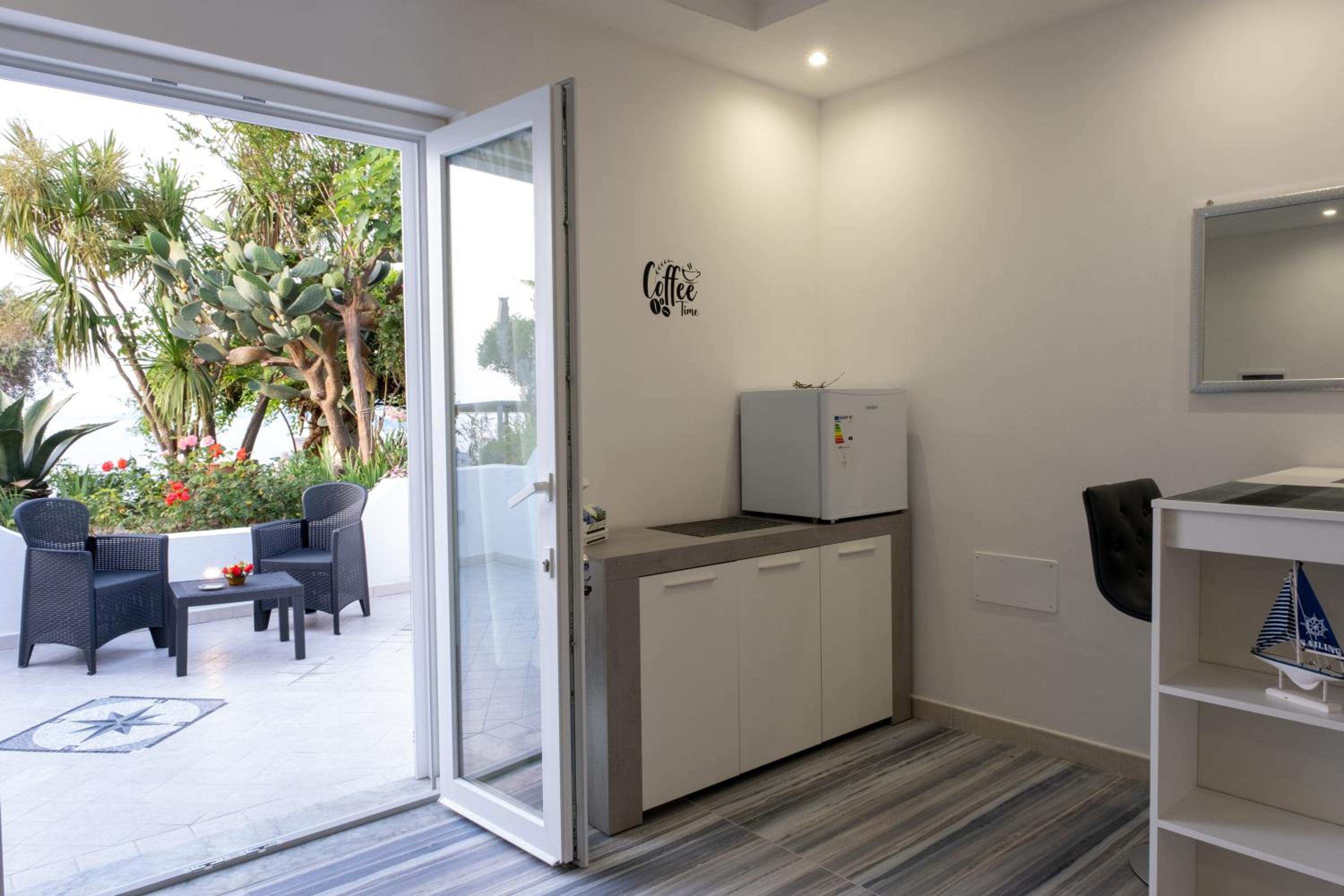 Barracuda Suite Sea View & Dinner Experience
