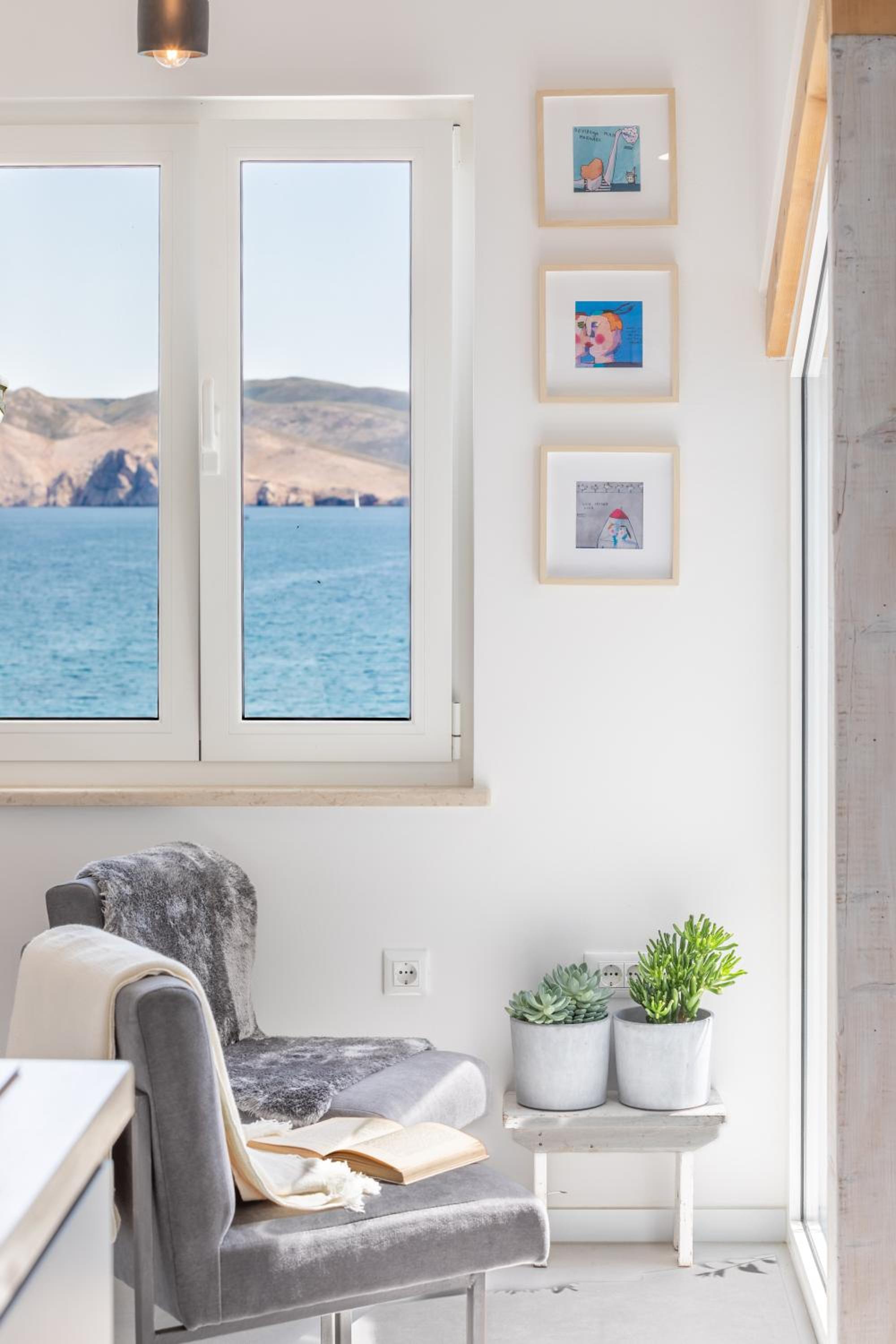 Seafront Baska Apartment