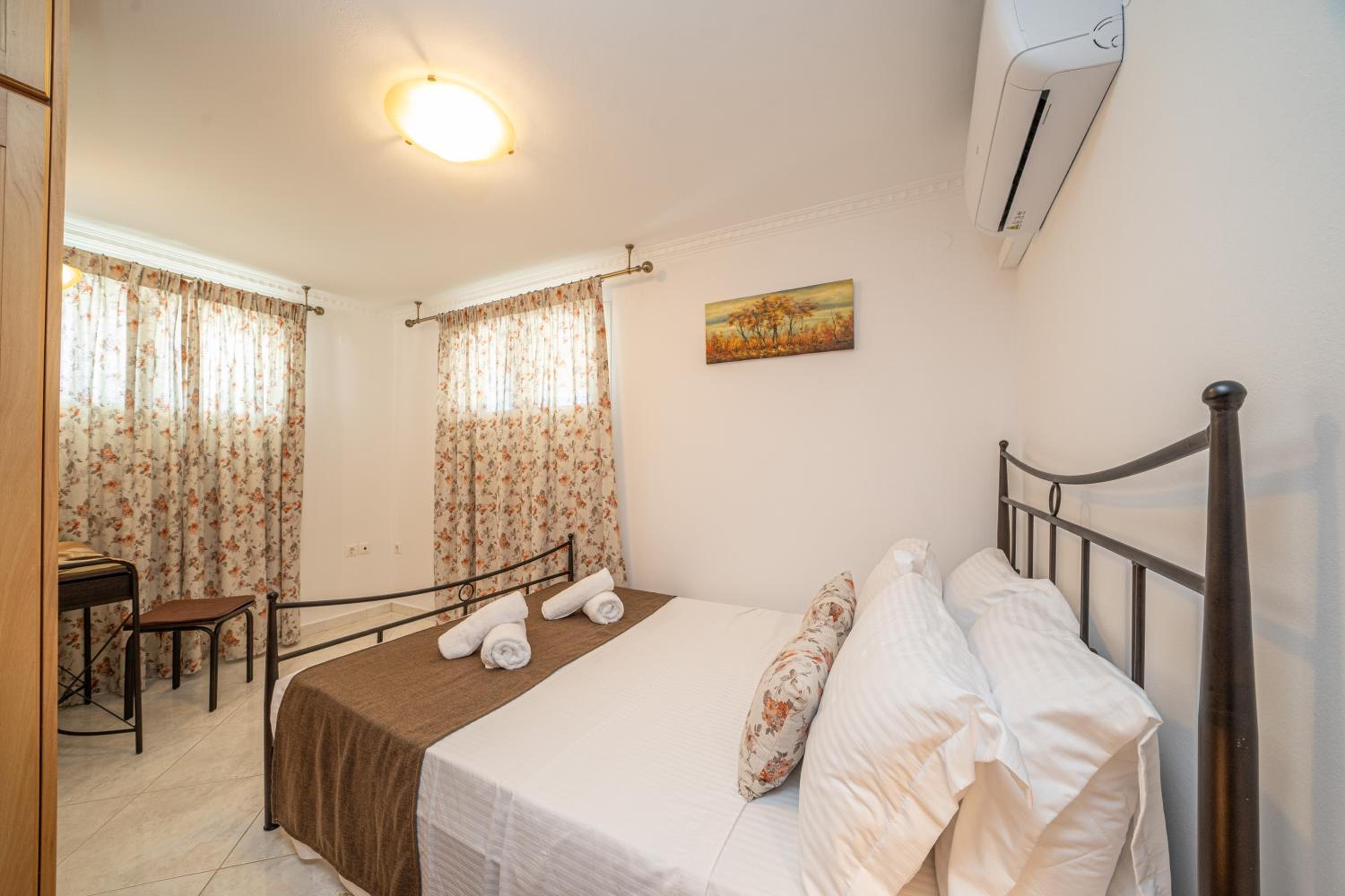 Irene Luxury Apartment & Studio view 5
