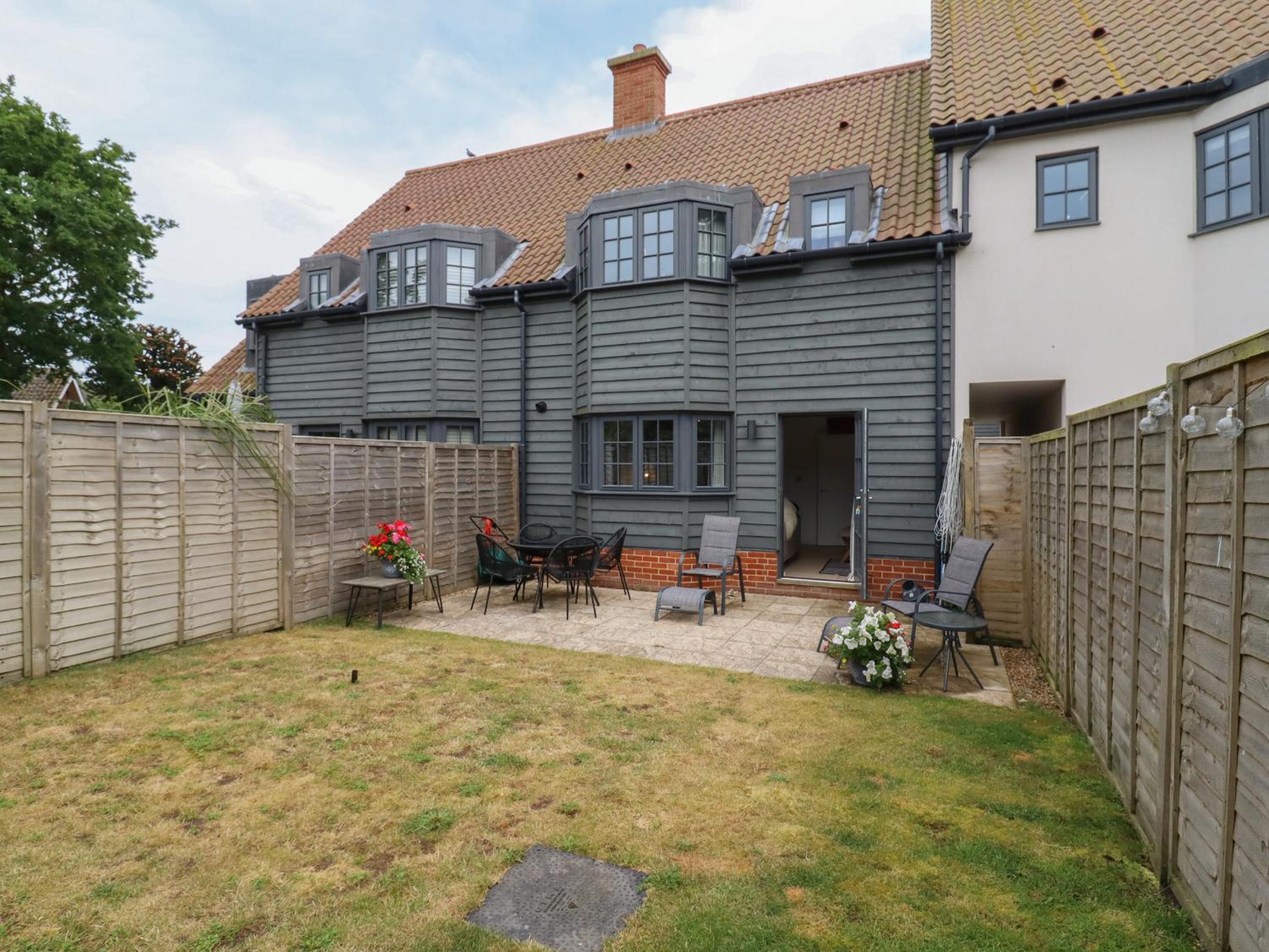 9 Oaks Court