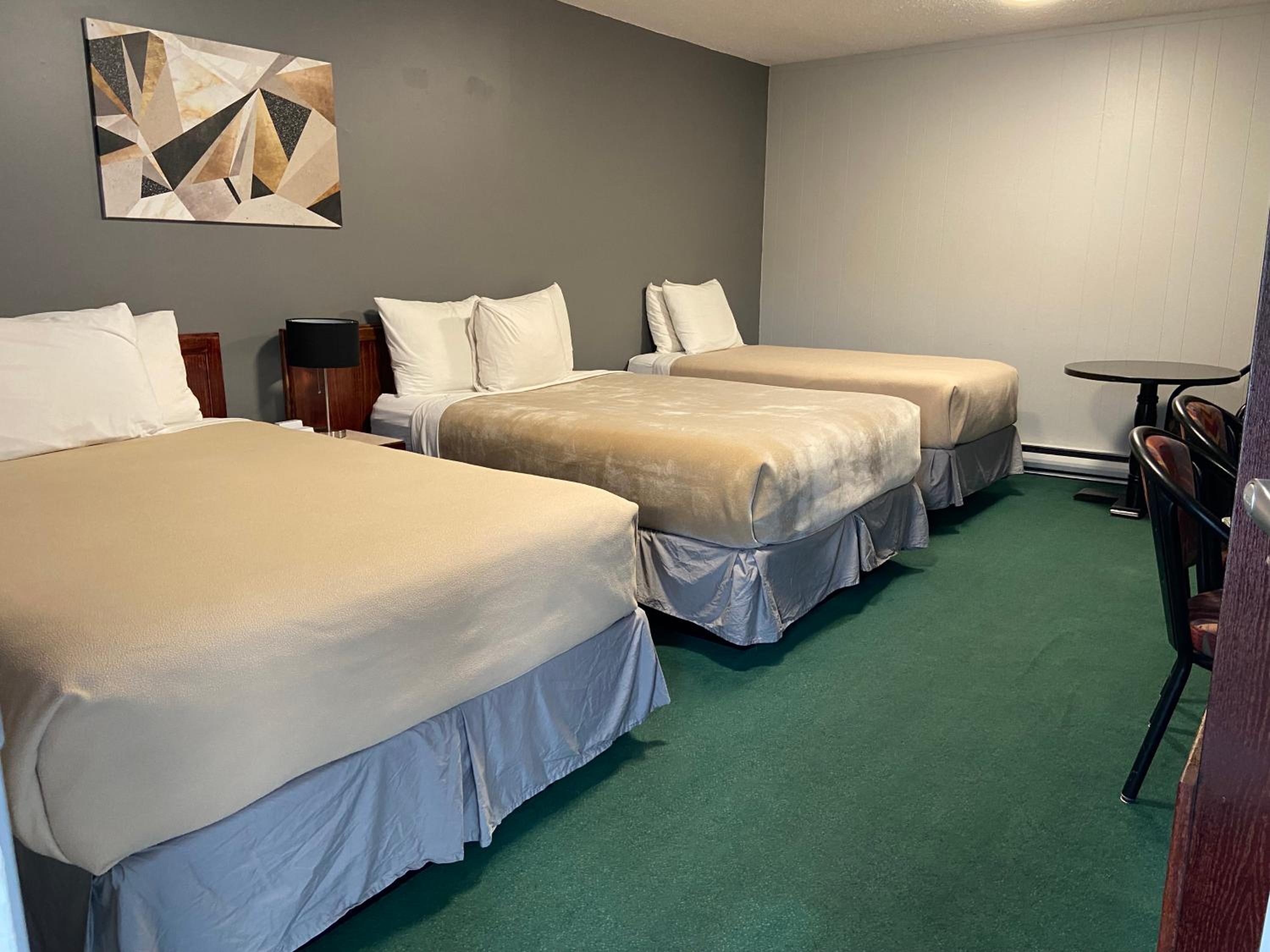 Monashee Lodge