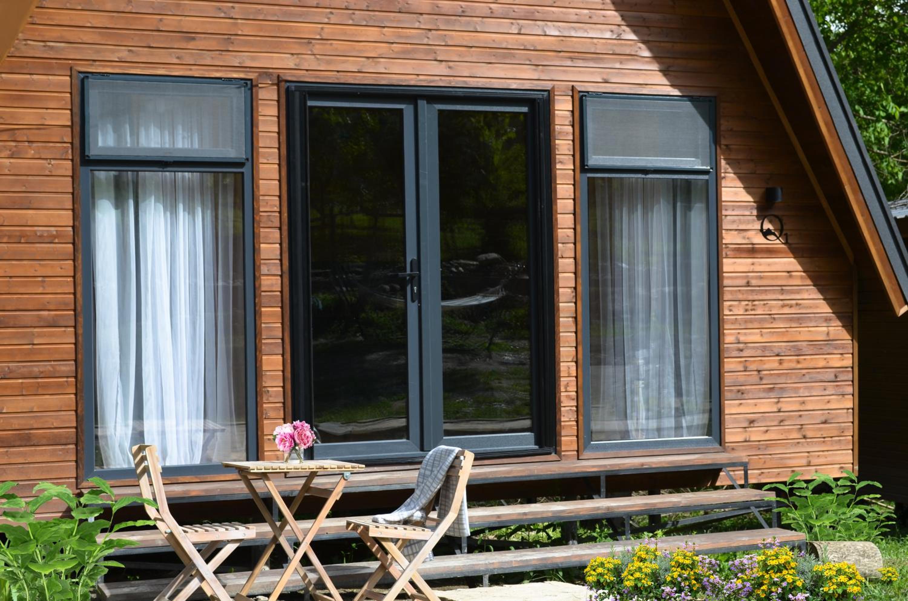 Qedi Cottages