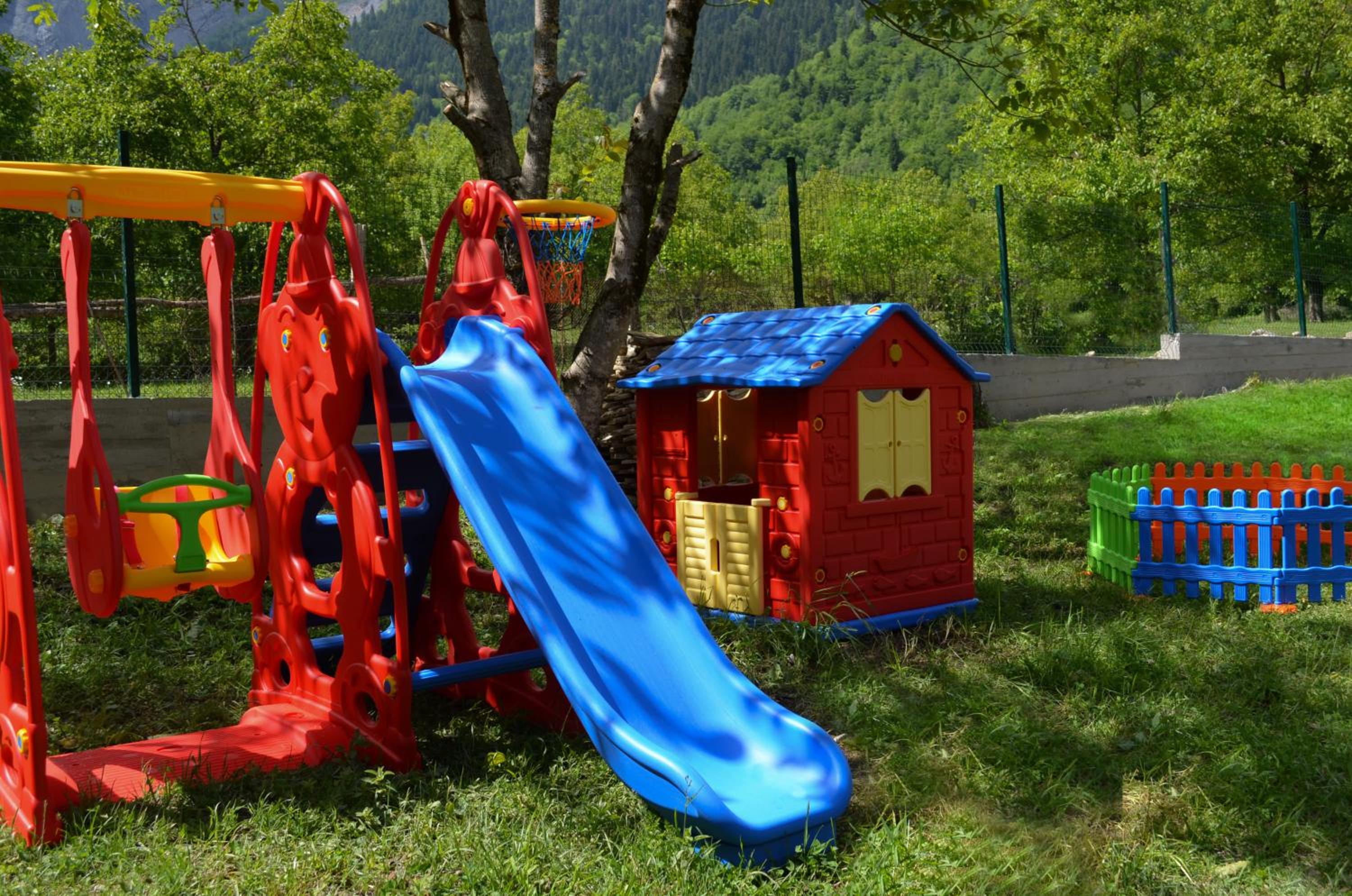 Qedi Cottages