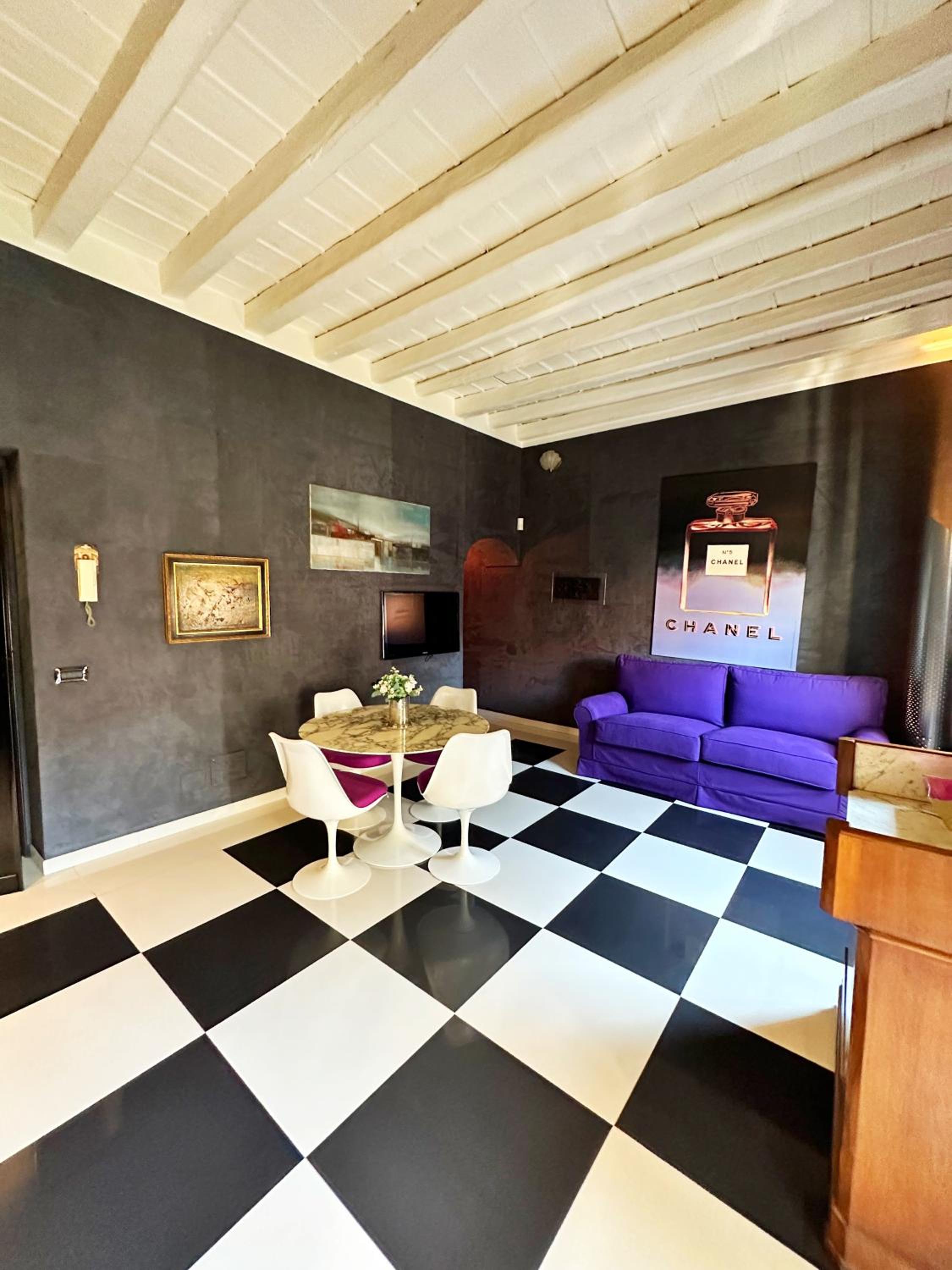 48 Fourty Eight Luxury Suites