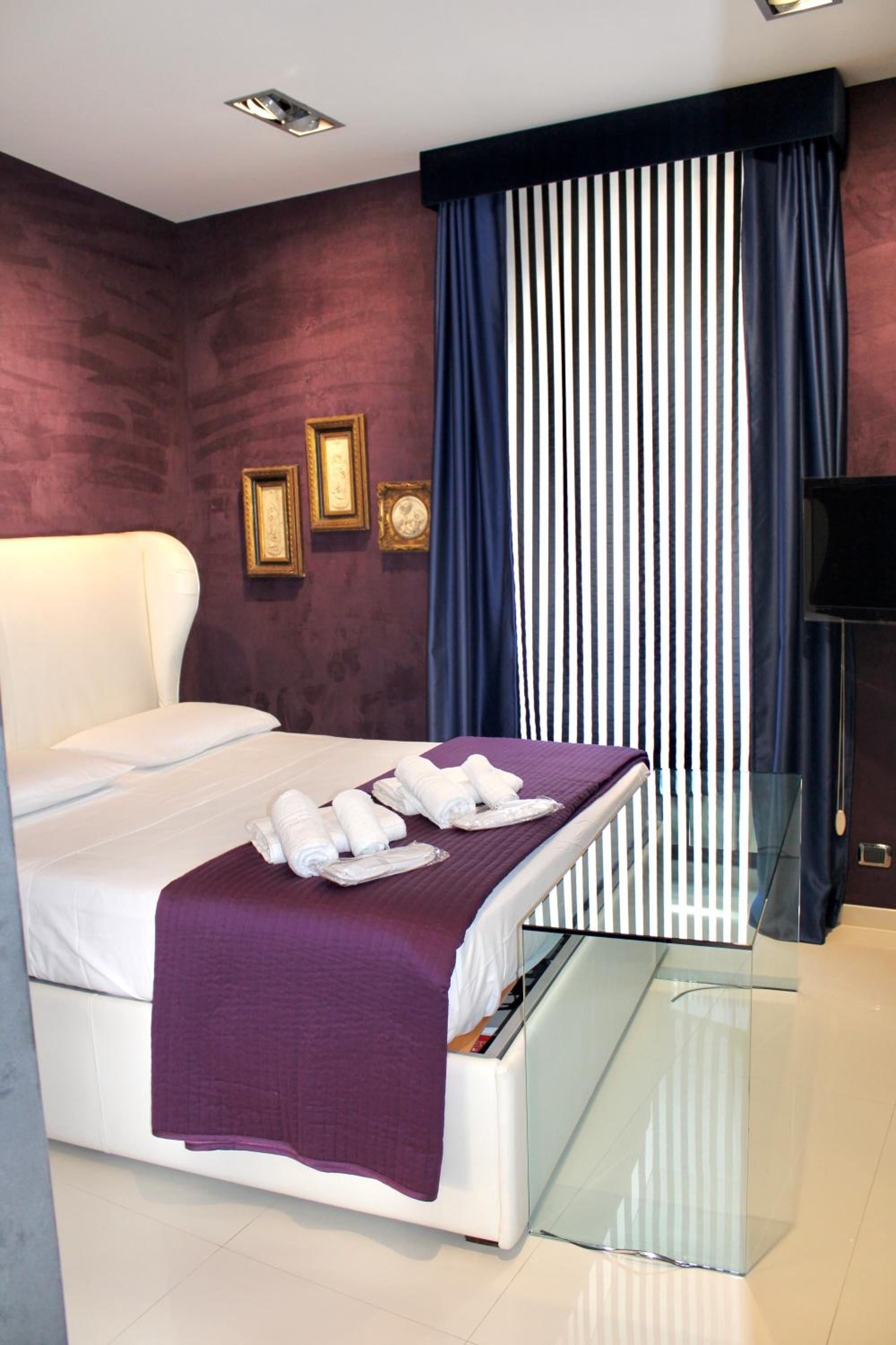 48 Fourty Eight Luxury Suites