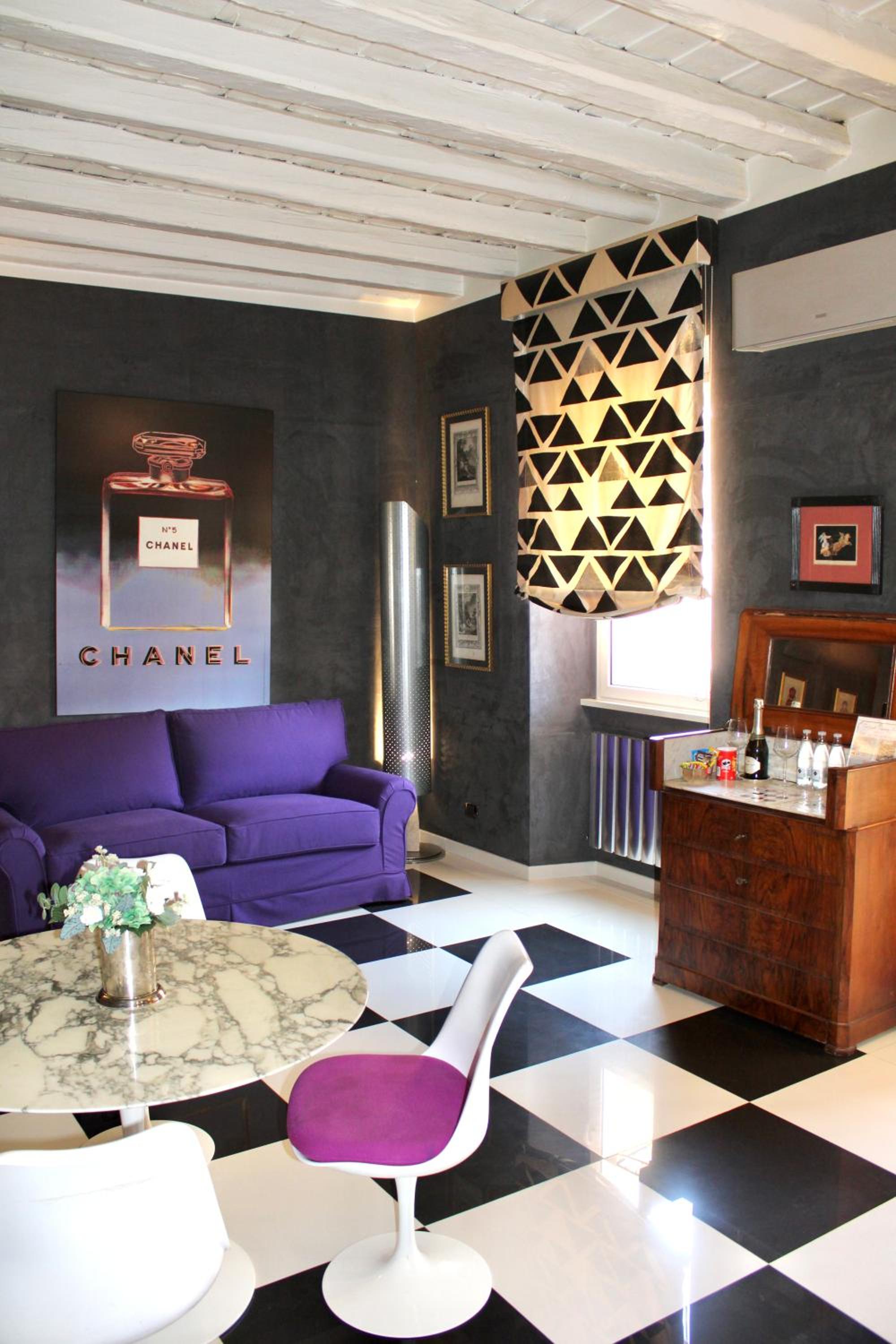 48 Fourty Eight Luxury Suites