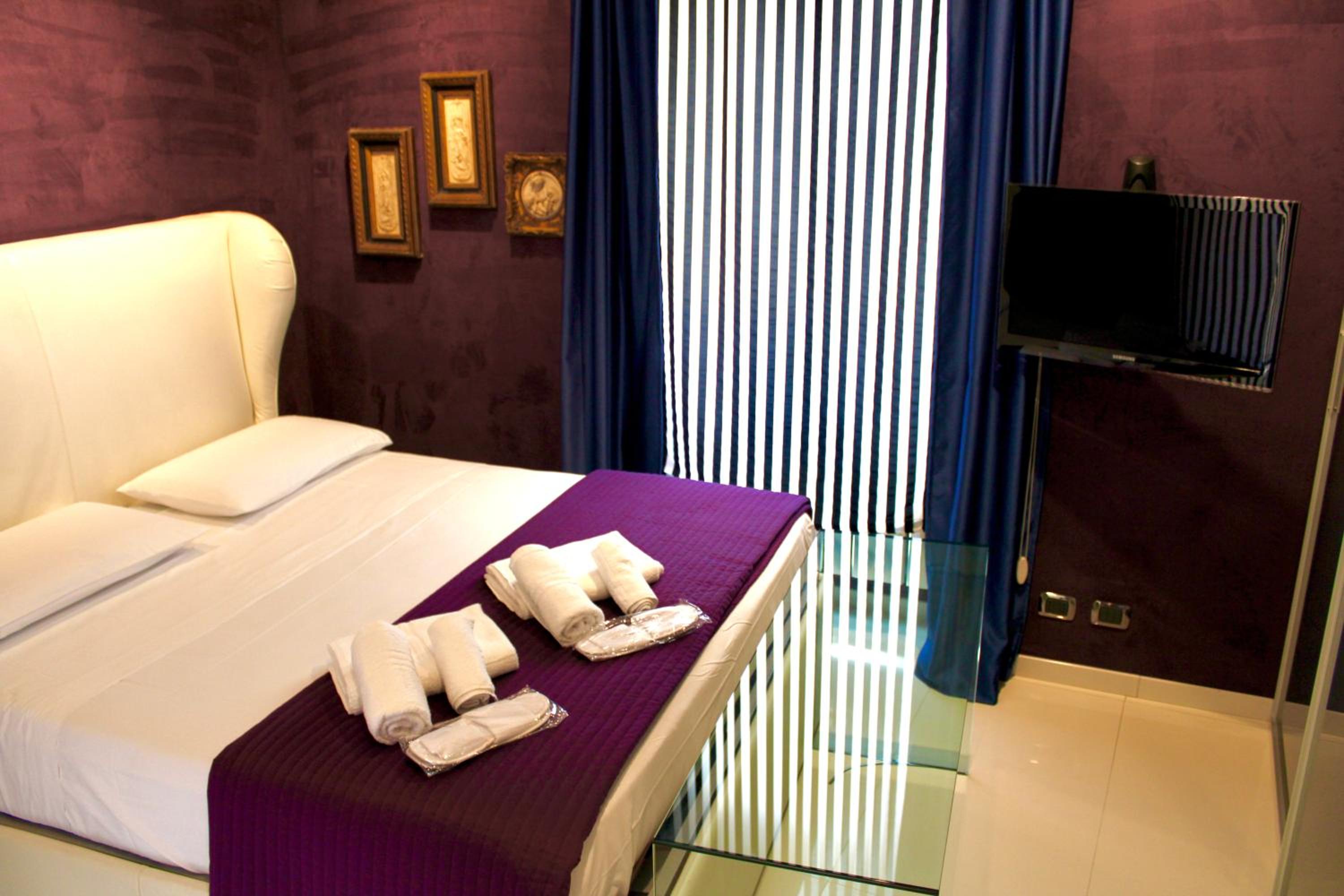48 Fourty Eight Luxury Suites