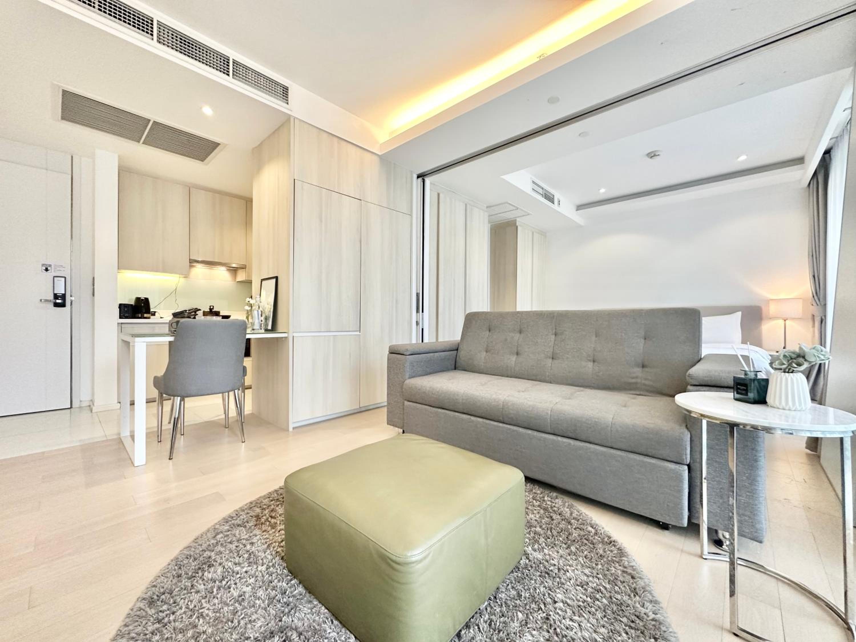 Sukhumvit 11#Luxury#Pool#Gym#BTS Nana&MRT Sukhumvit#1BR#Max4ppl
