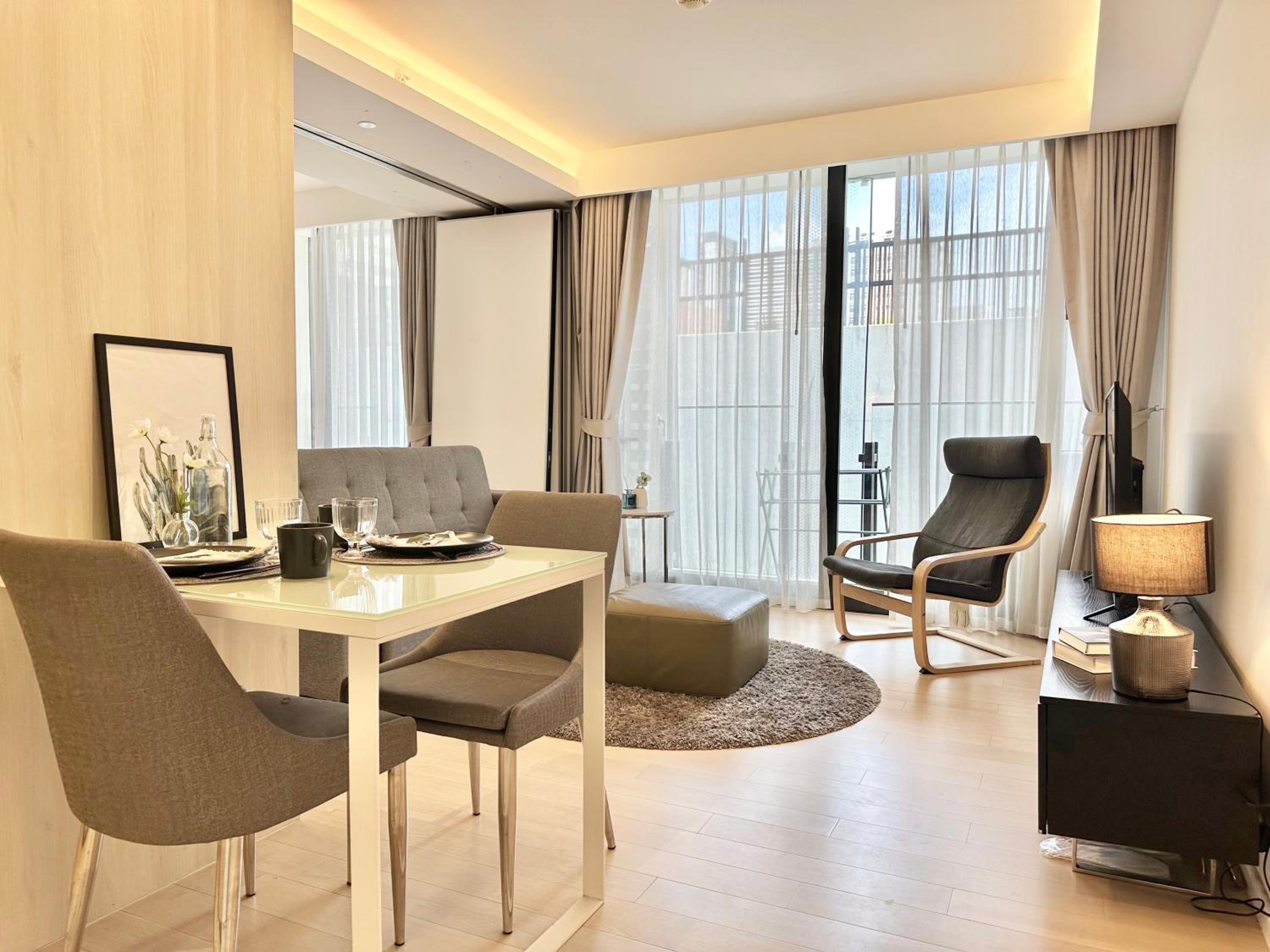 Sukhumvit 11#Luxury#Pool#Gym#BTS Nana&MRT Sukhumvit#1BR#Max4ppl