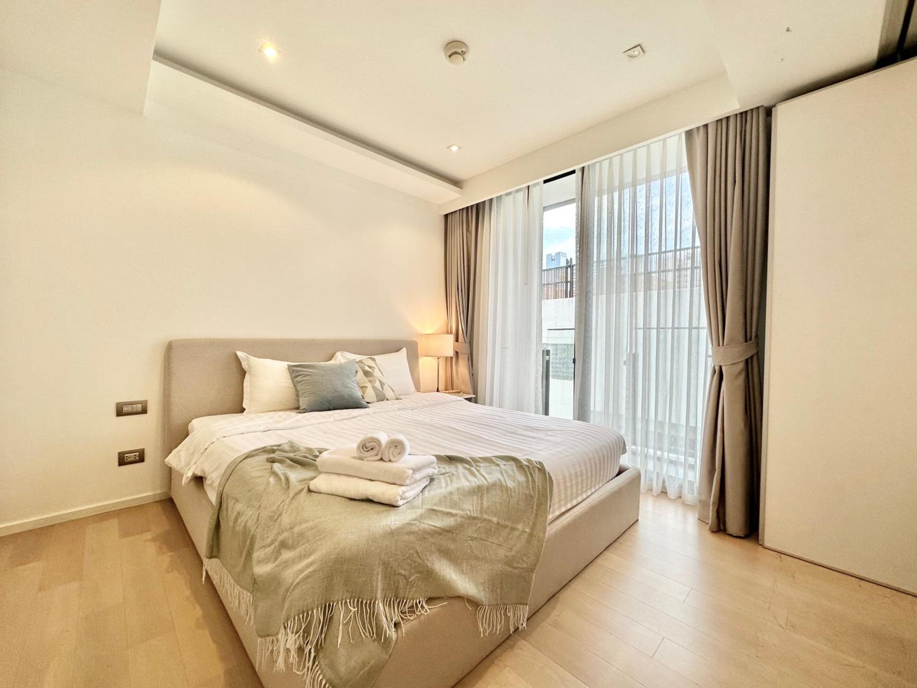 Sukhumvit 11#Luxury#Pool#Gym#BTS Nana&MRT Sukhumvit#1BR#Max4ppl