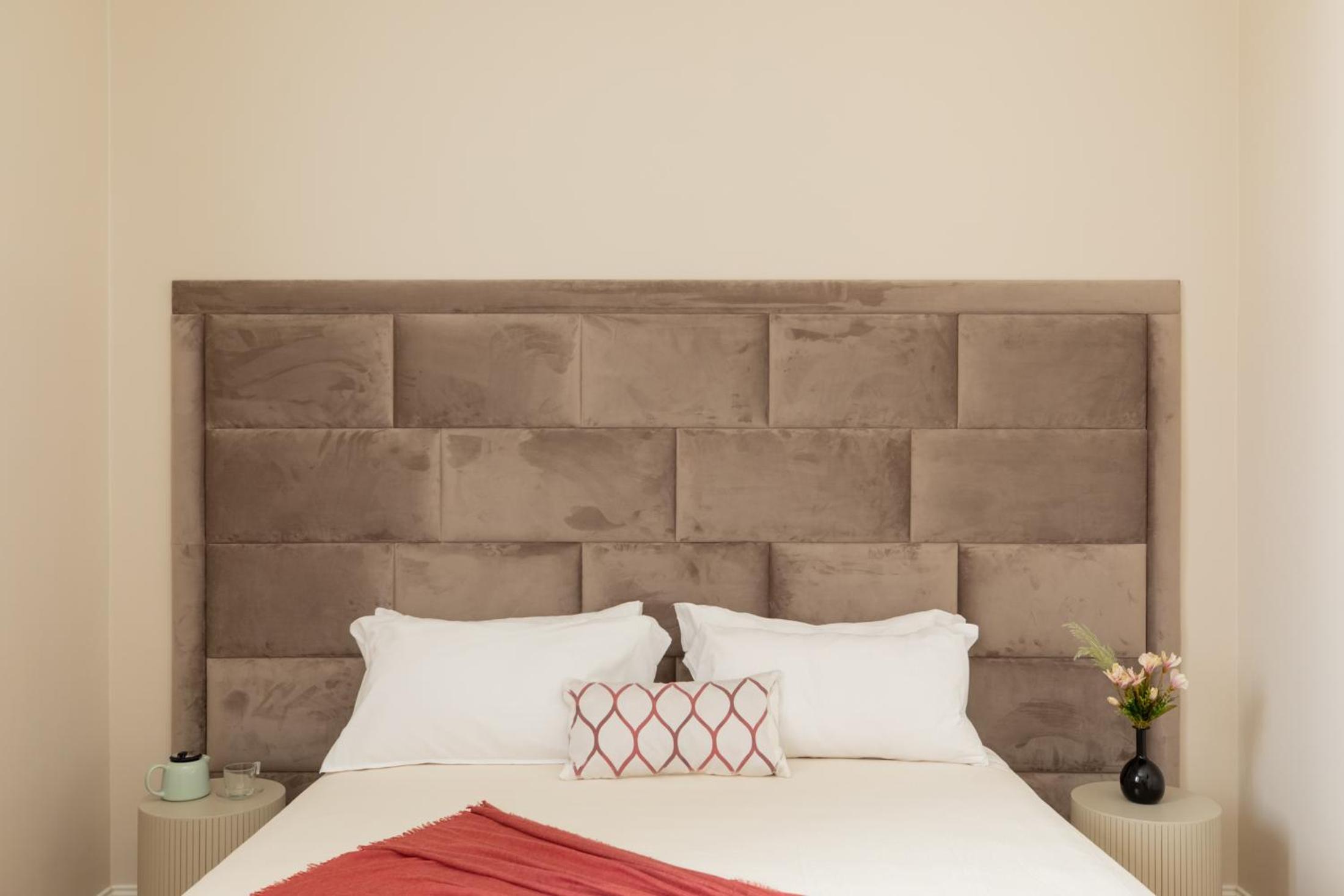 Spanish Steps Caesar Suites