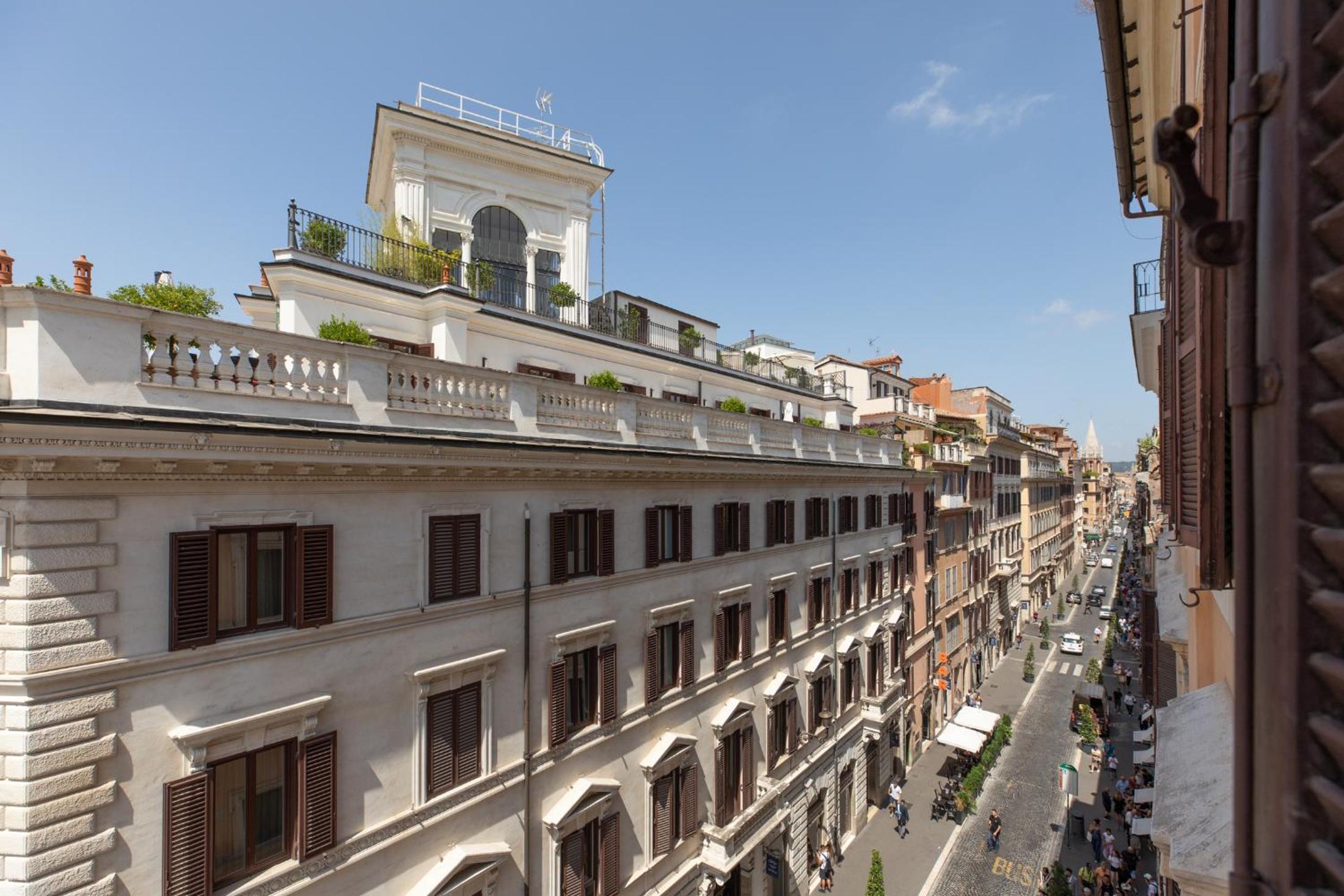 Spanish Steps Caesar Suites