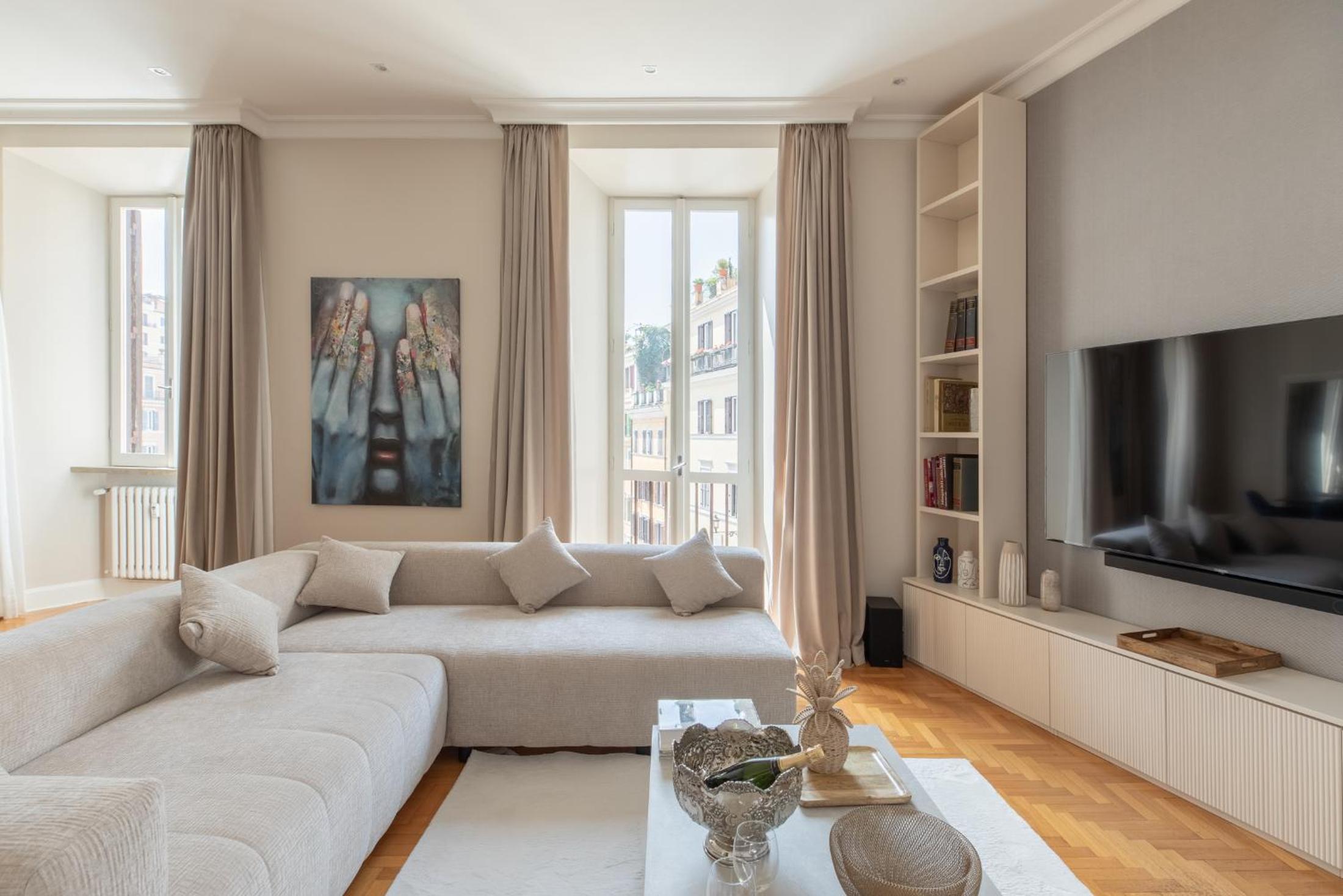 Spanish Steps Caesar Suites
