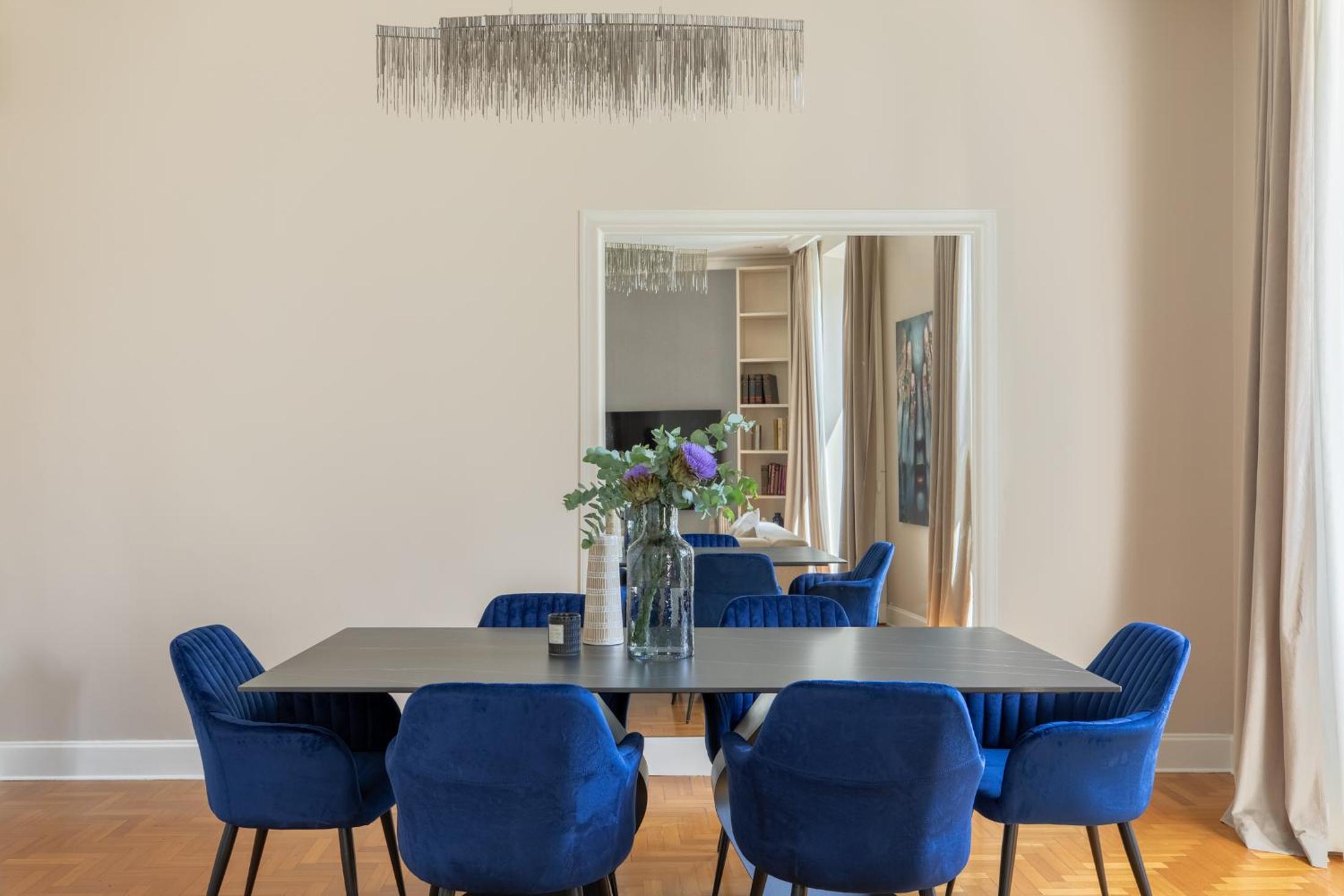 Spanish Steps Caesar Suites