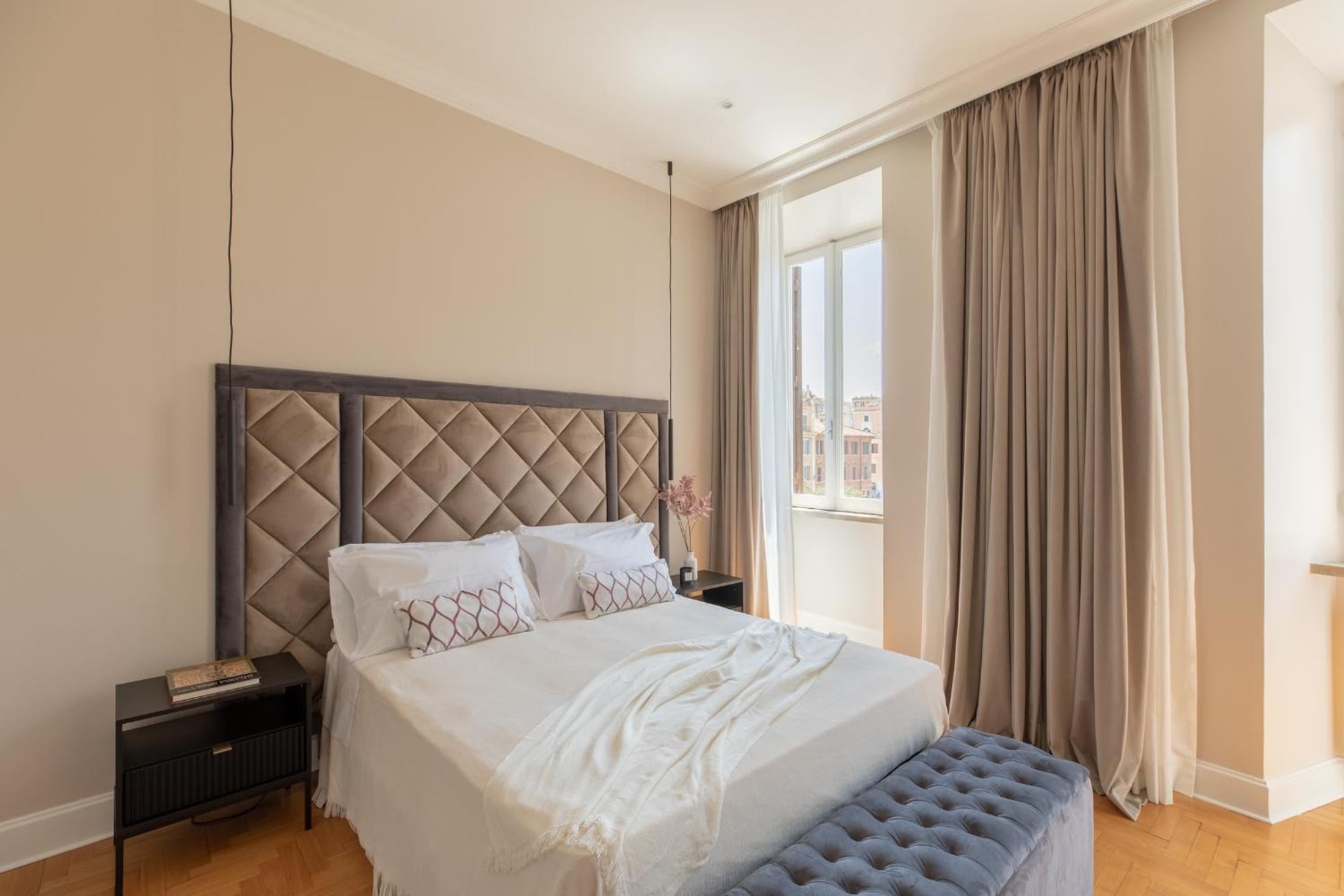 Spanish Steps Caesar Suites