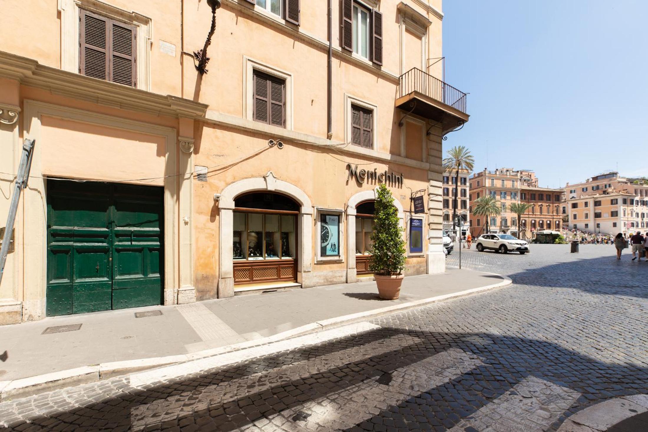 Spanish Steps Caesar Suites