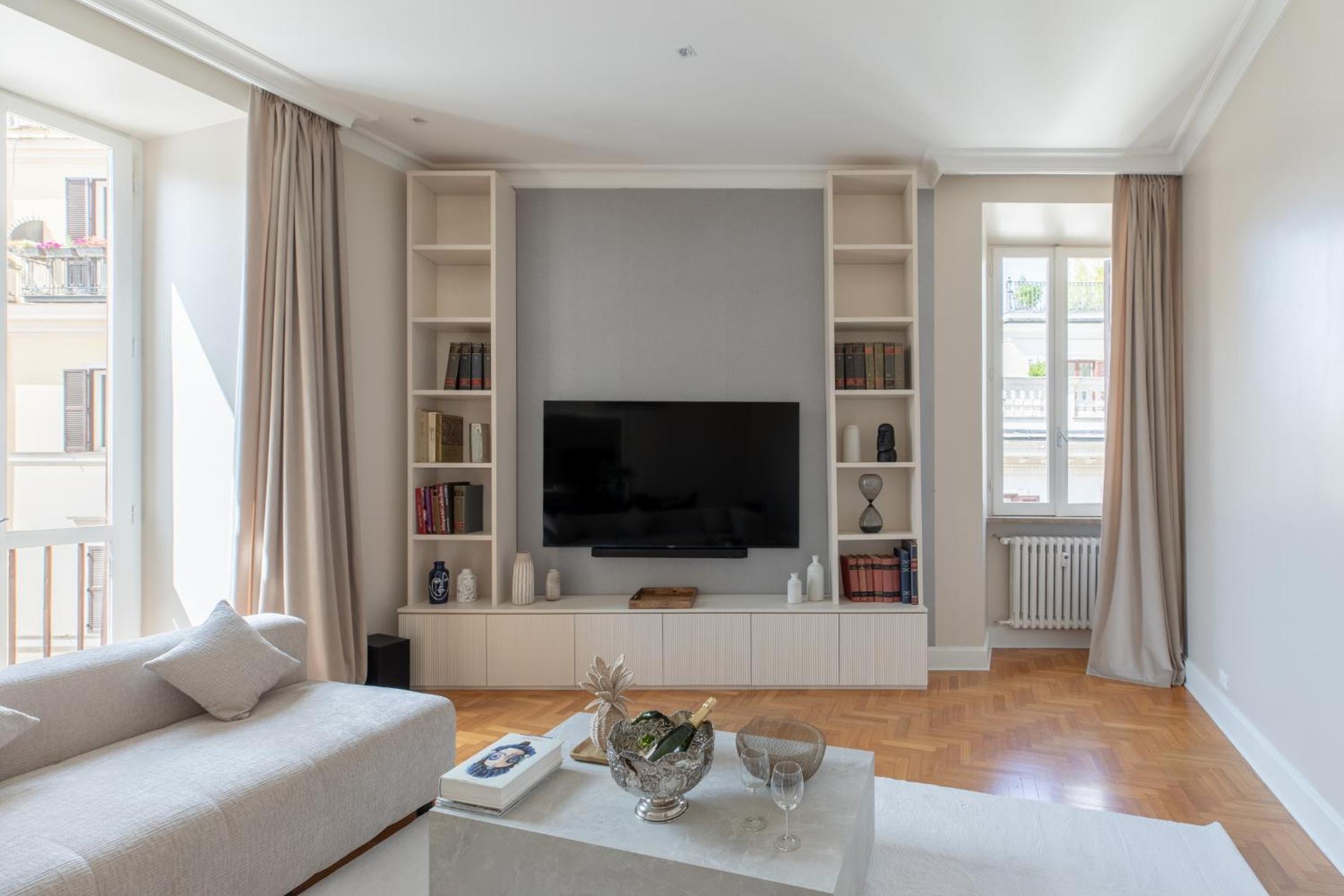 Spanish Steps Caesar Suites