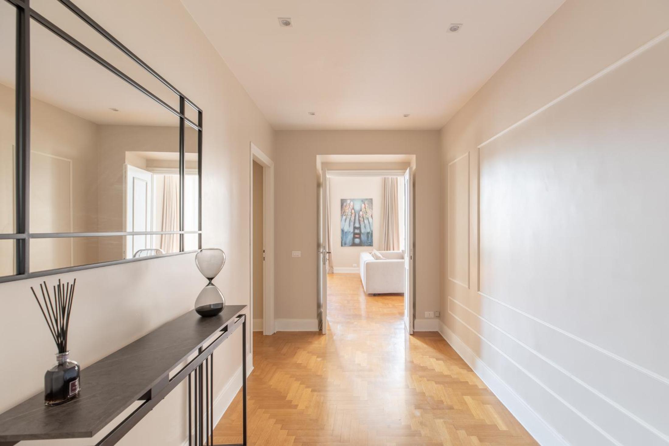 Spanish Steps Caesar Suites