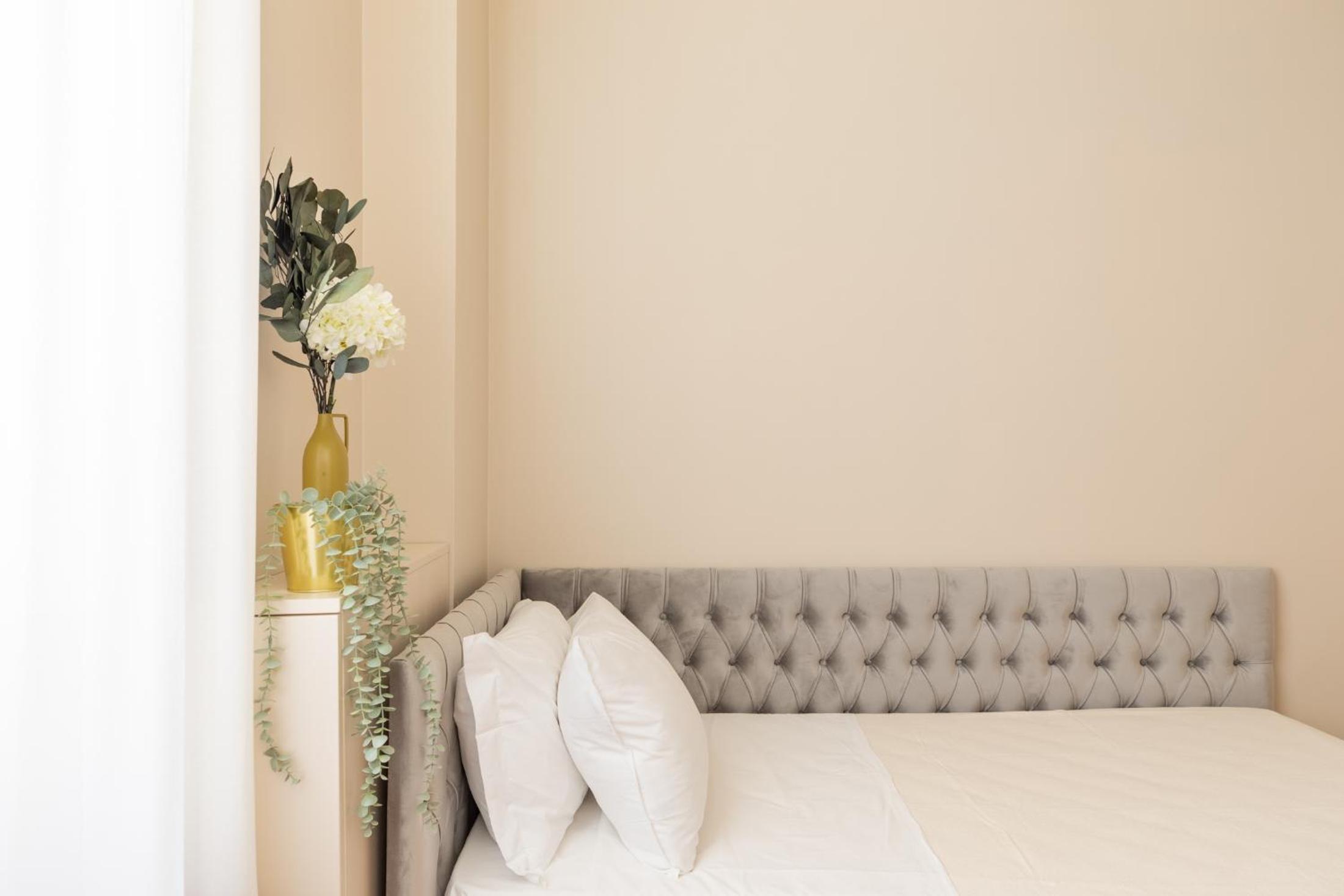 Spanish Steps Caesar Suites
