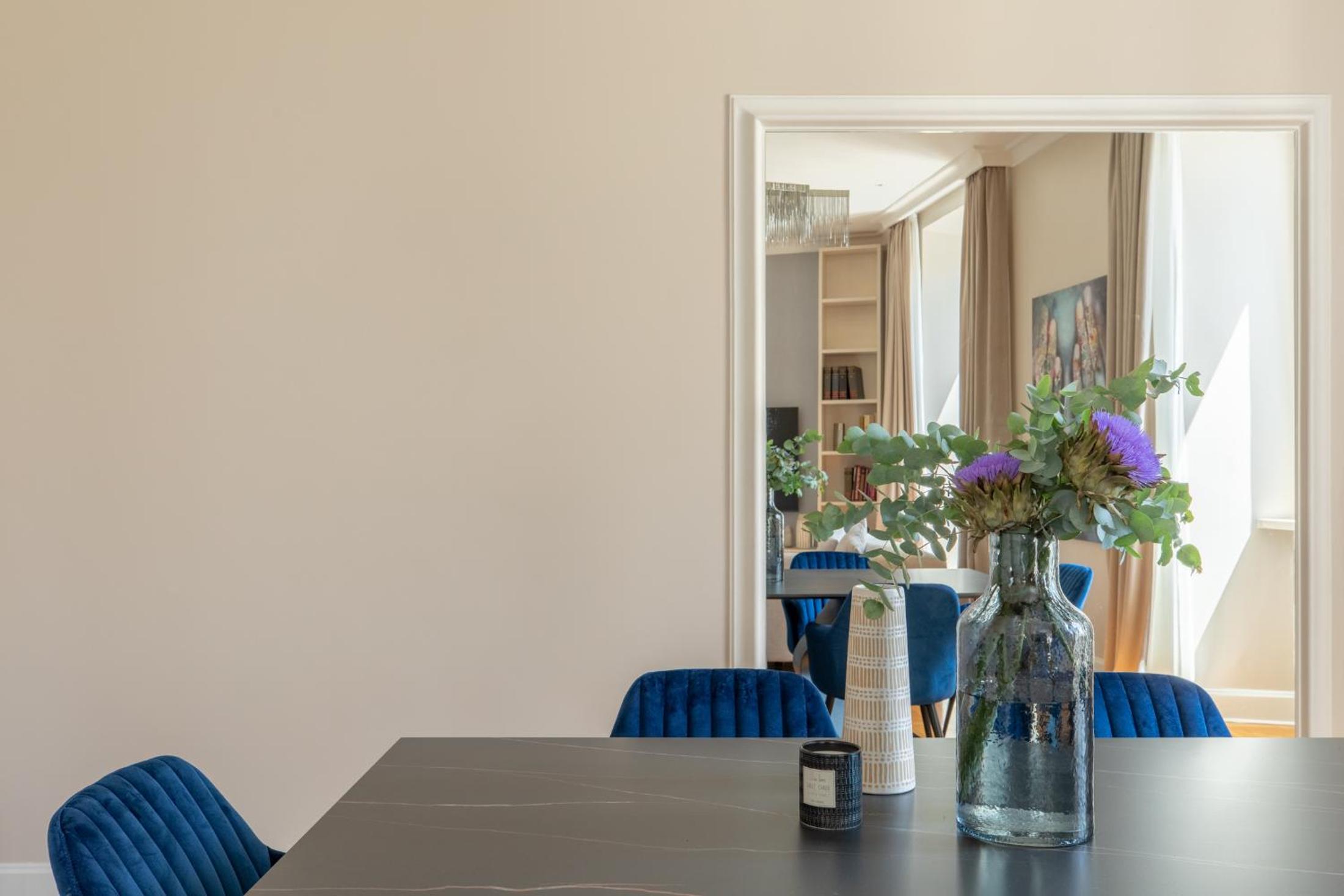 Spanish Steps Caesar Suites