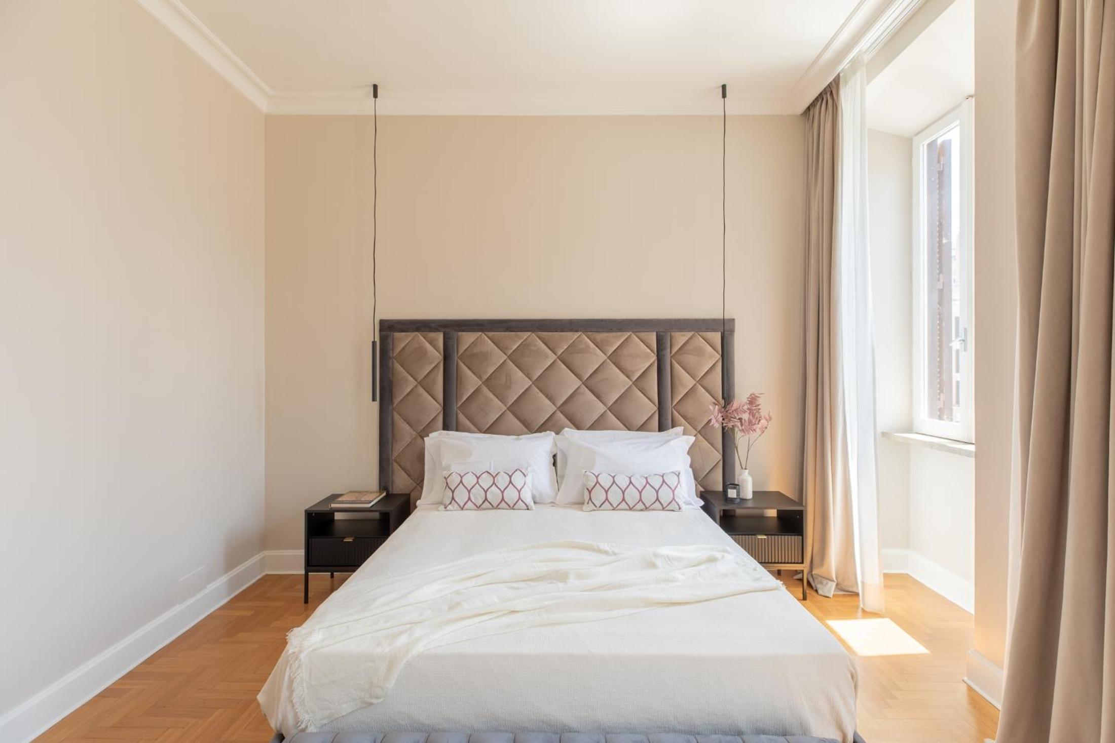 Spanish Steps Caesar Suites