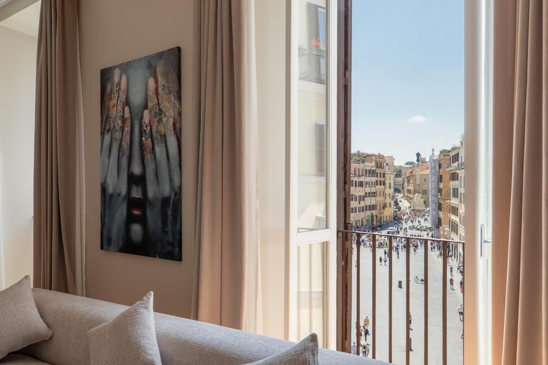 Spanish Steps Caesar Suites