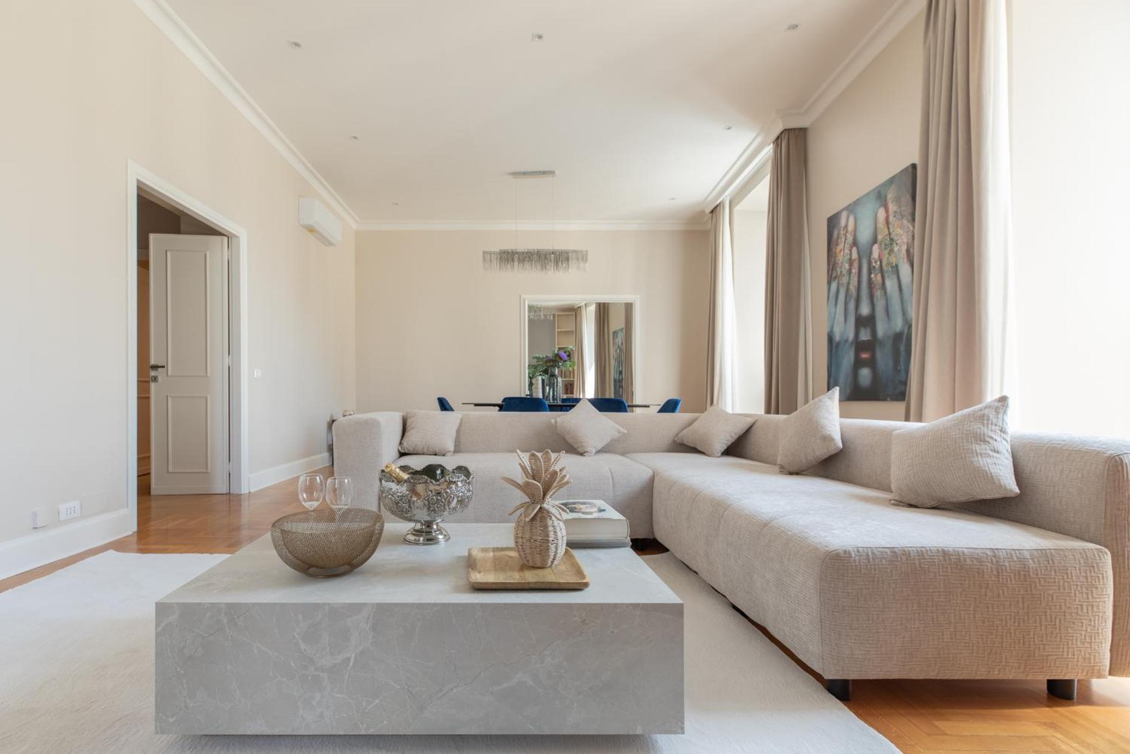 Spanish Steps Caesar Suites