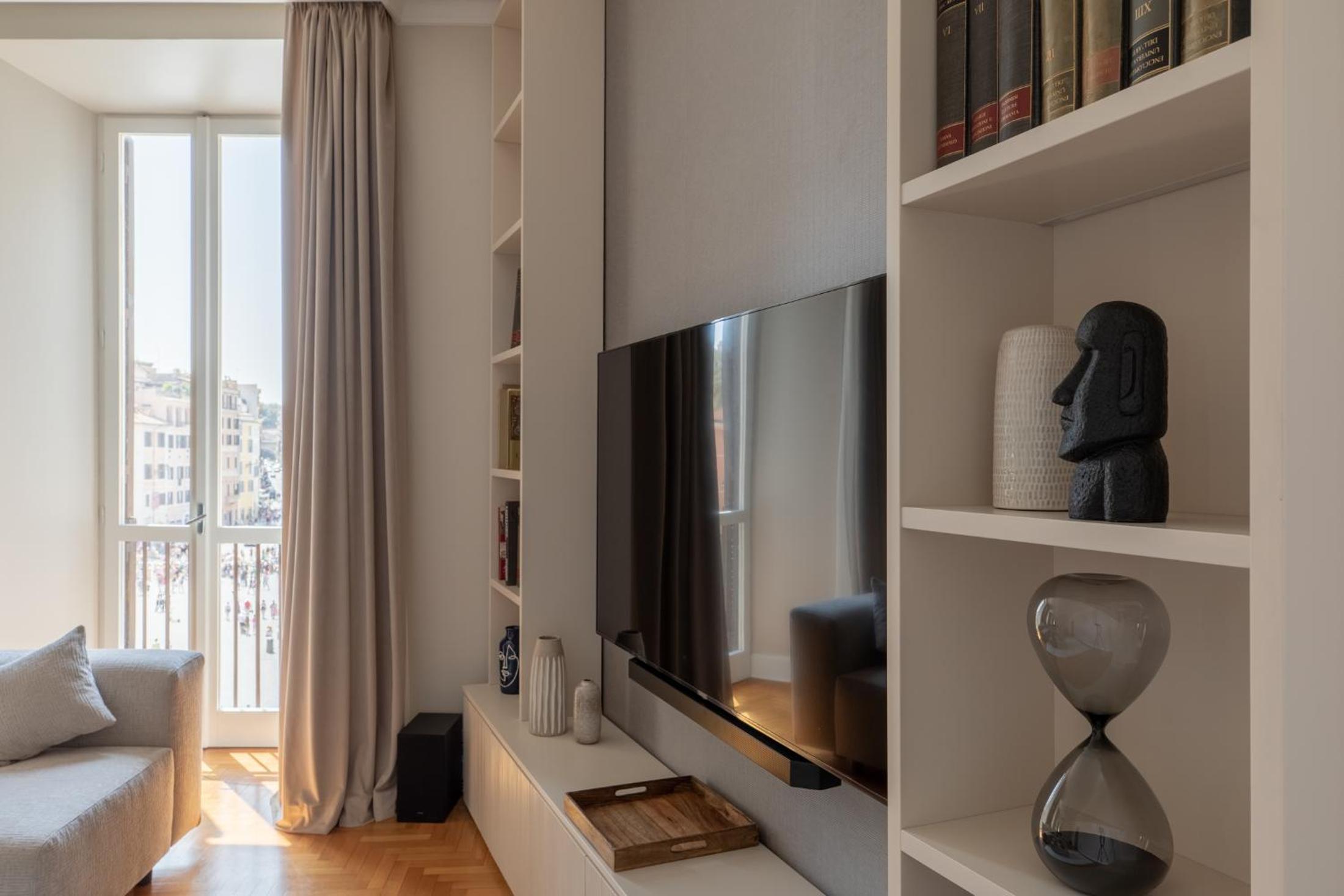 Spanish Steps Caesar Suites