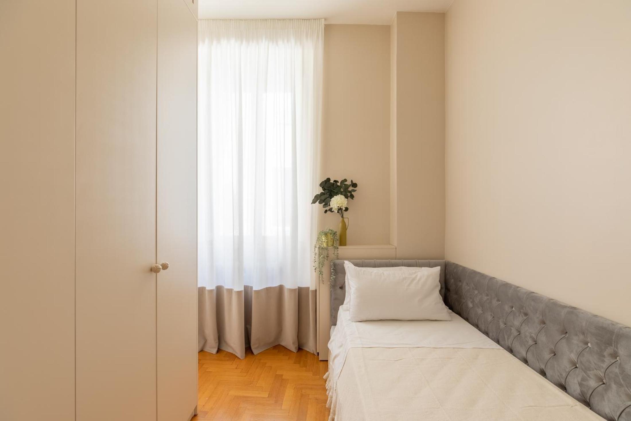 Spanish Steps Caesar Suites