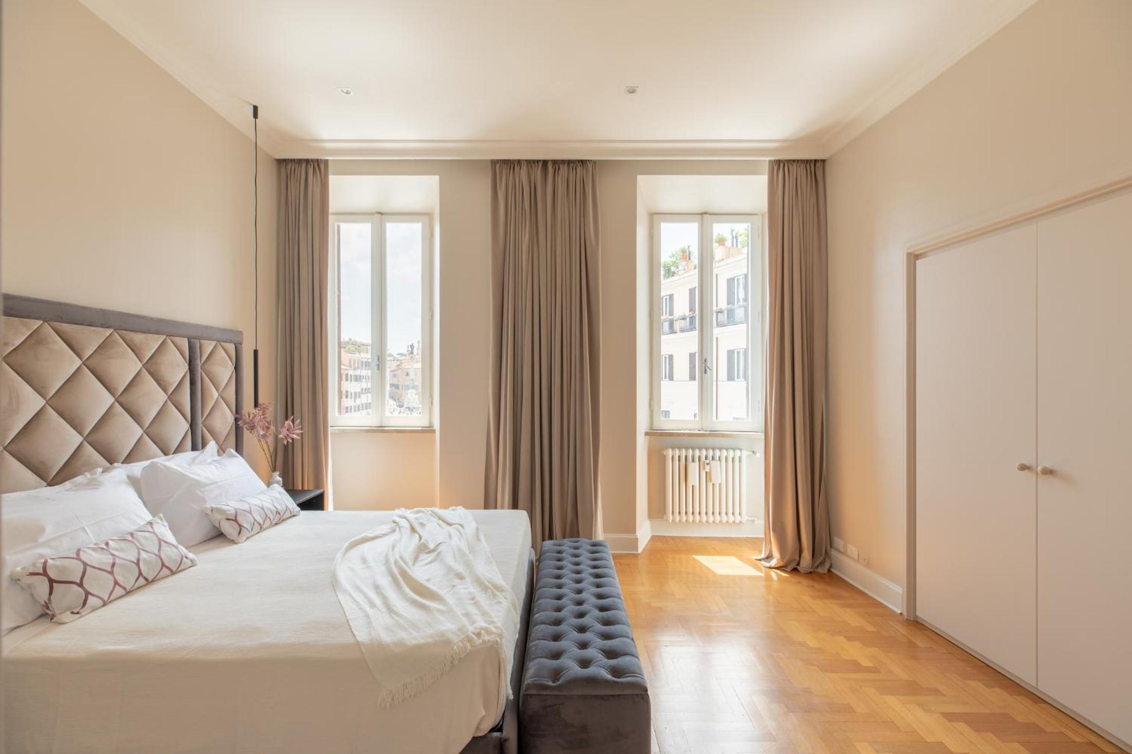 Spanish Steps Caesar Suites