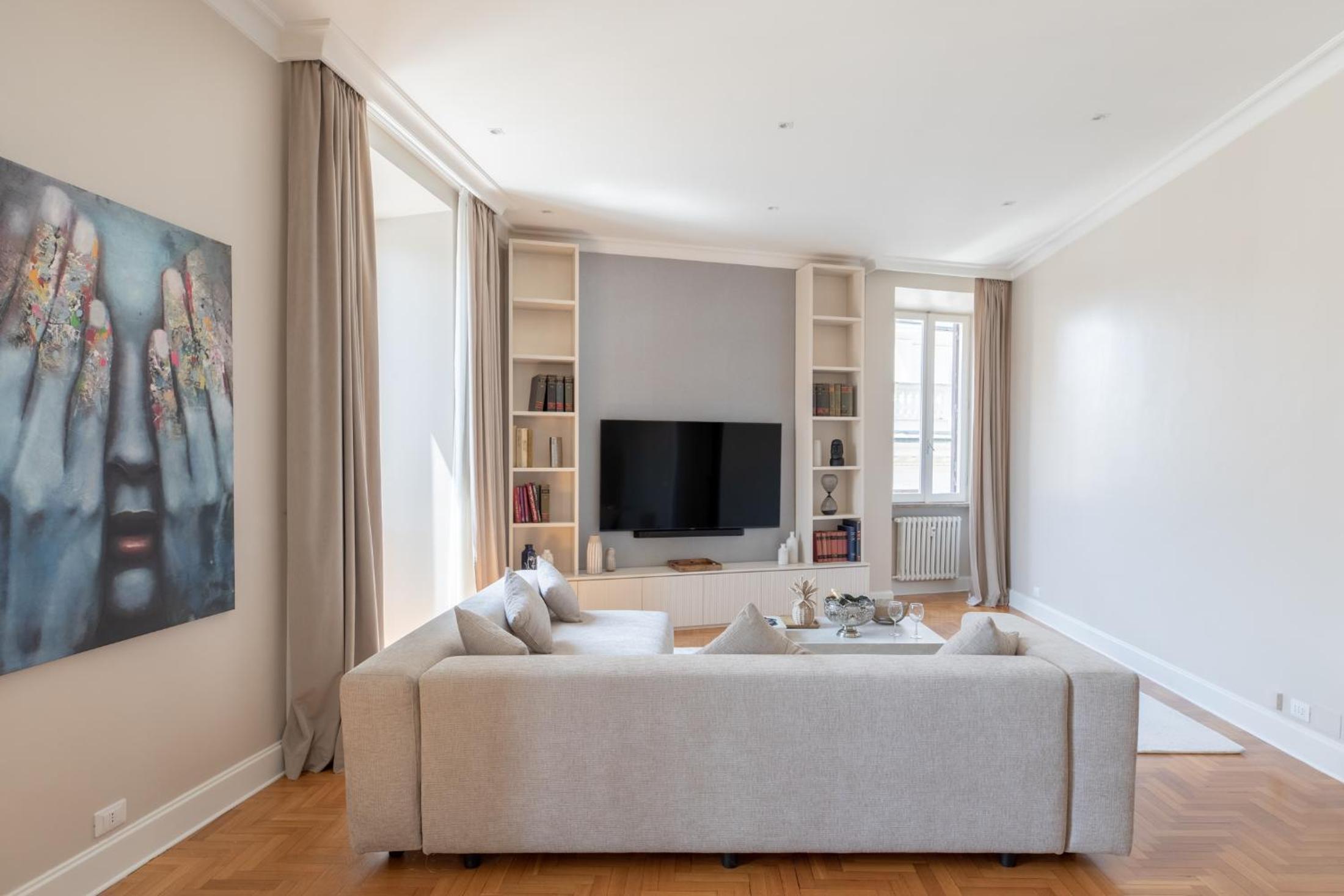 Spanish Steps Caesar Suites