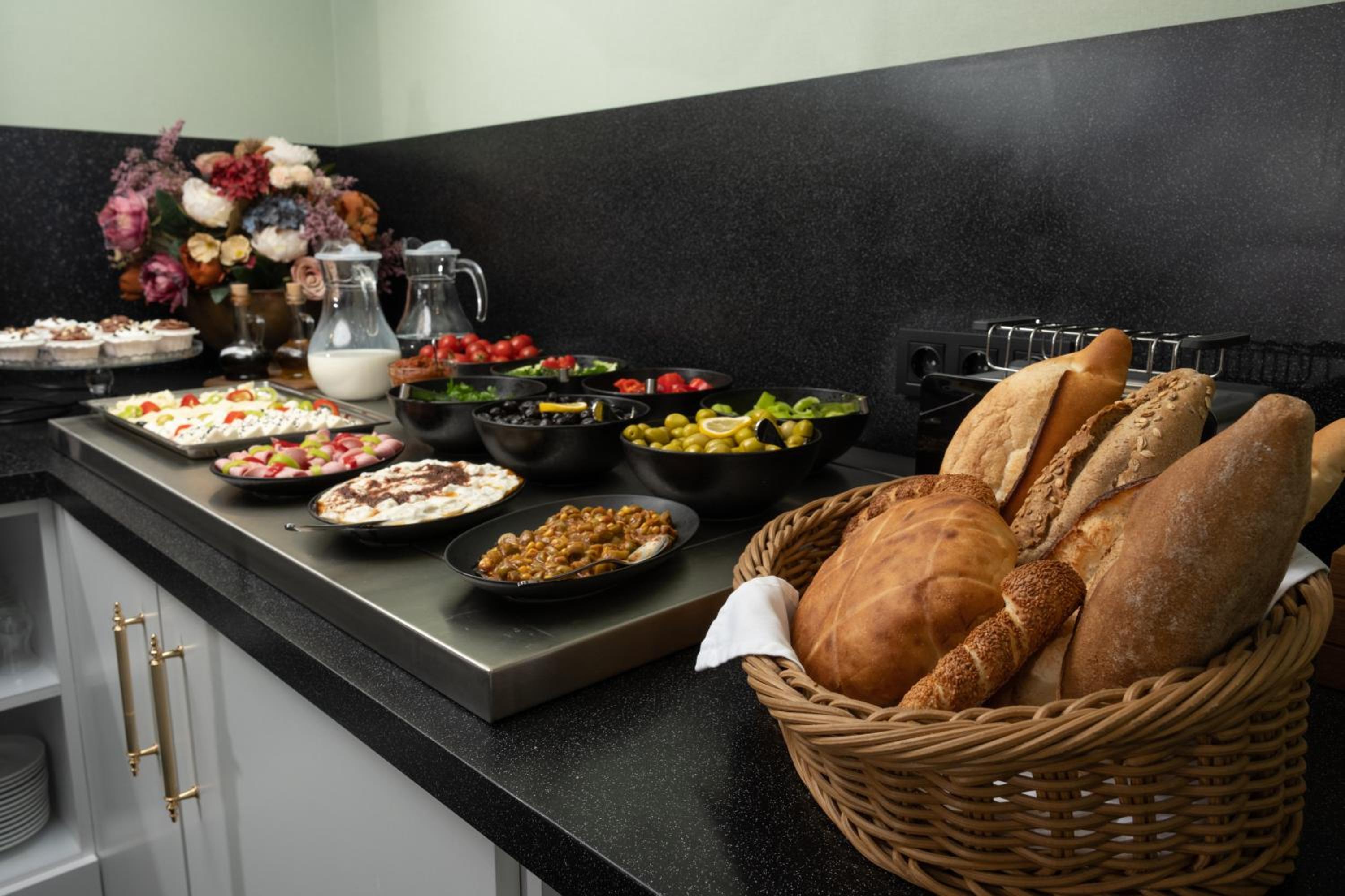 Elm Suite Otel - Image 11