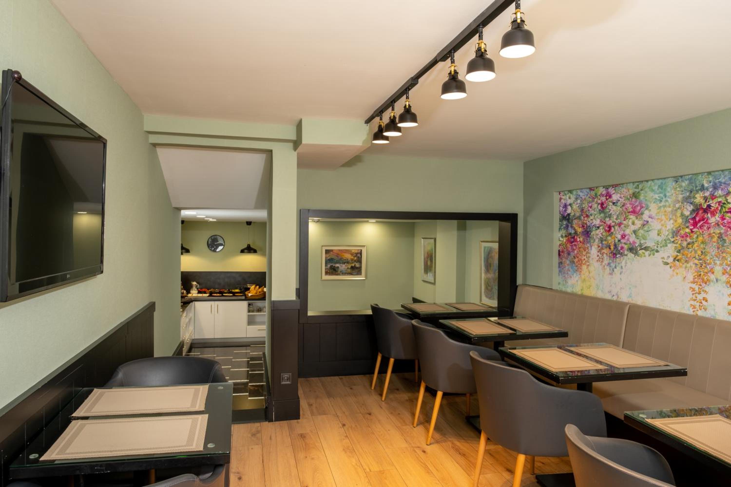 Elm Suite Otel - Image 18