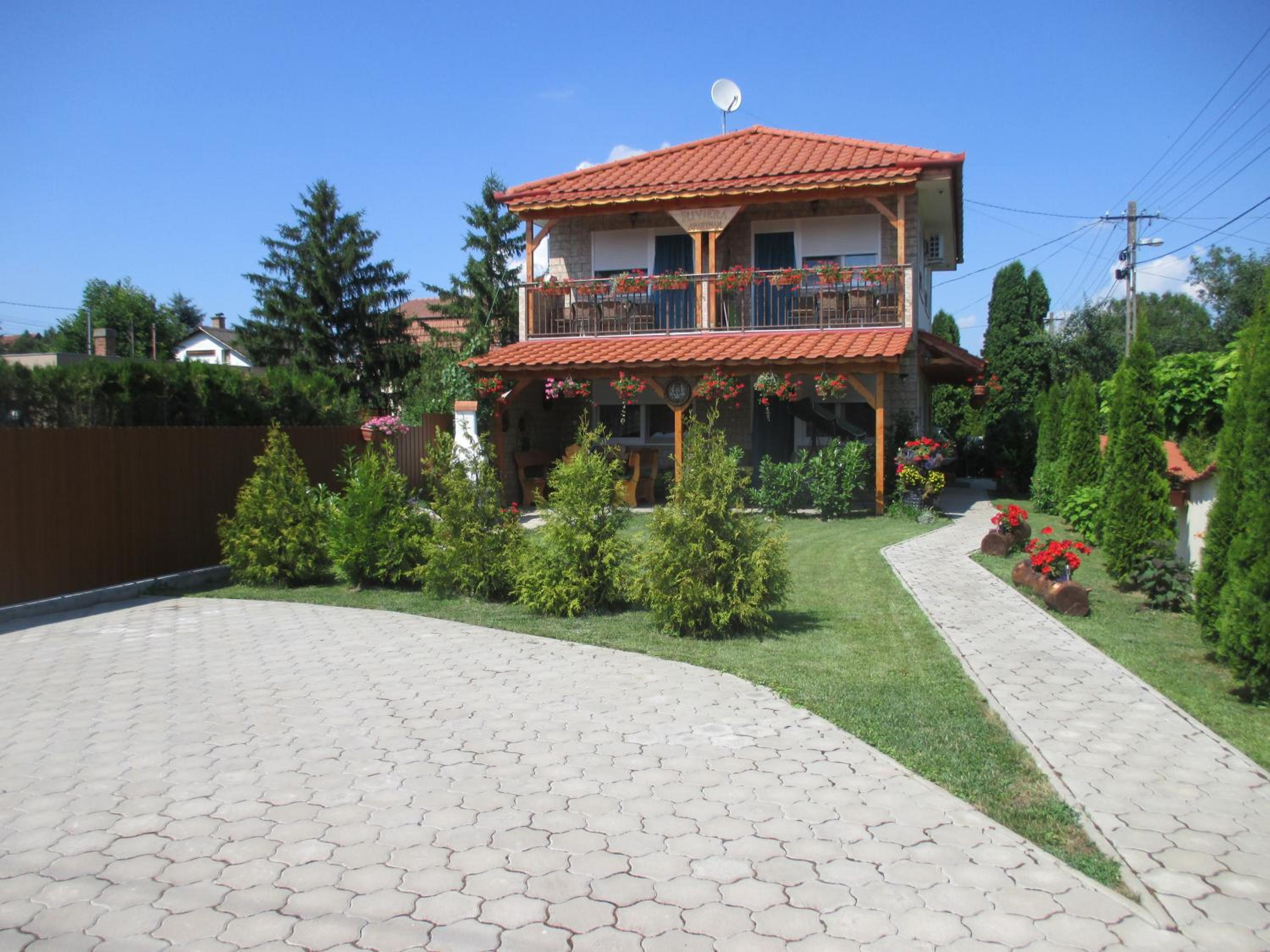 Photo 18