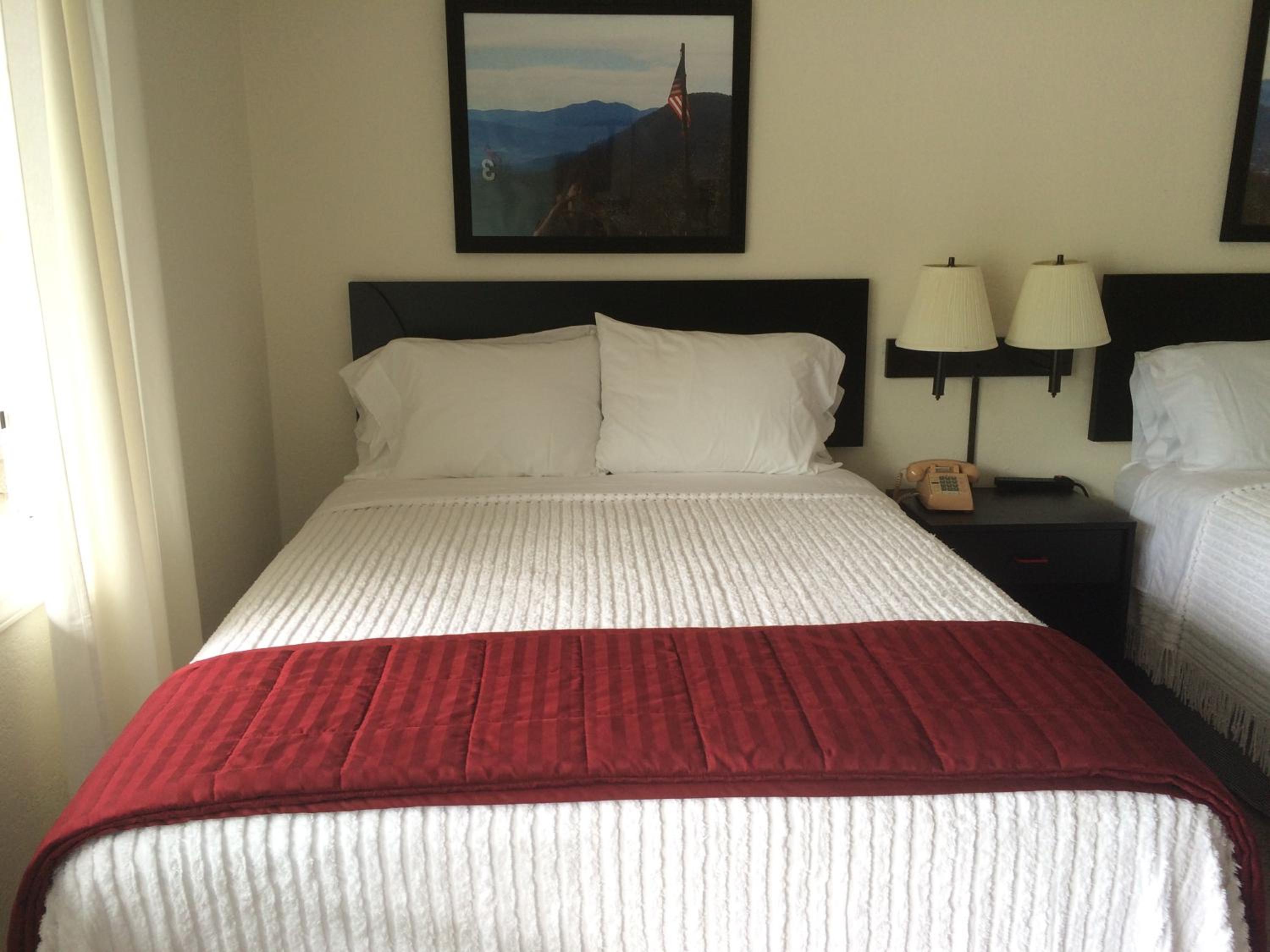 Cardinal Inn