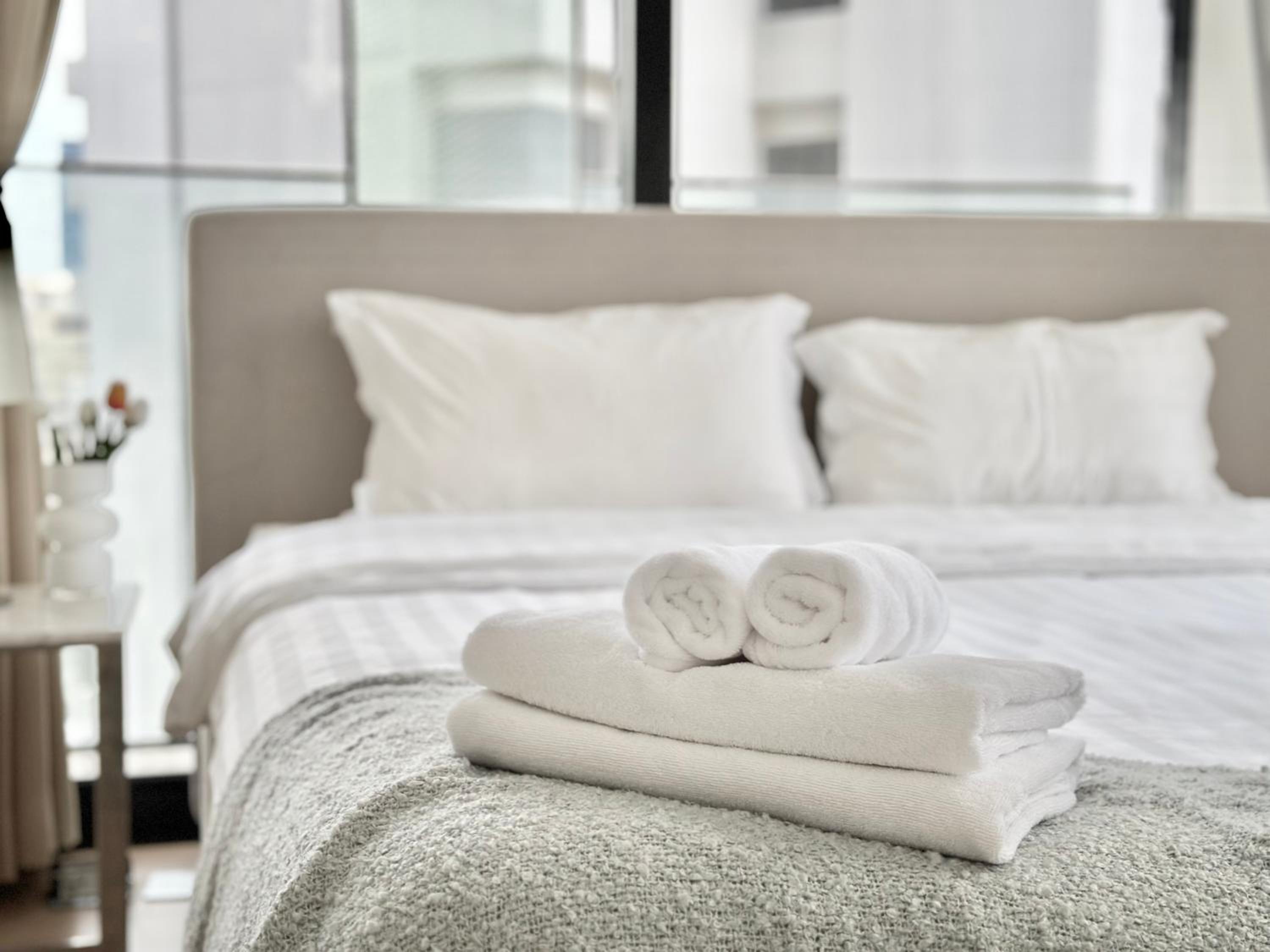 Circle Sukhumvit 11#Luxury#Pool#Gym#BTS Nana&MRT Sukhumvit#1BR#Max2ppl
