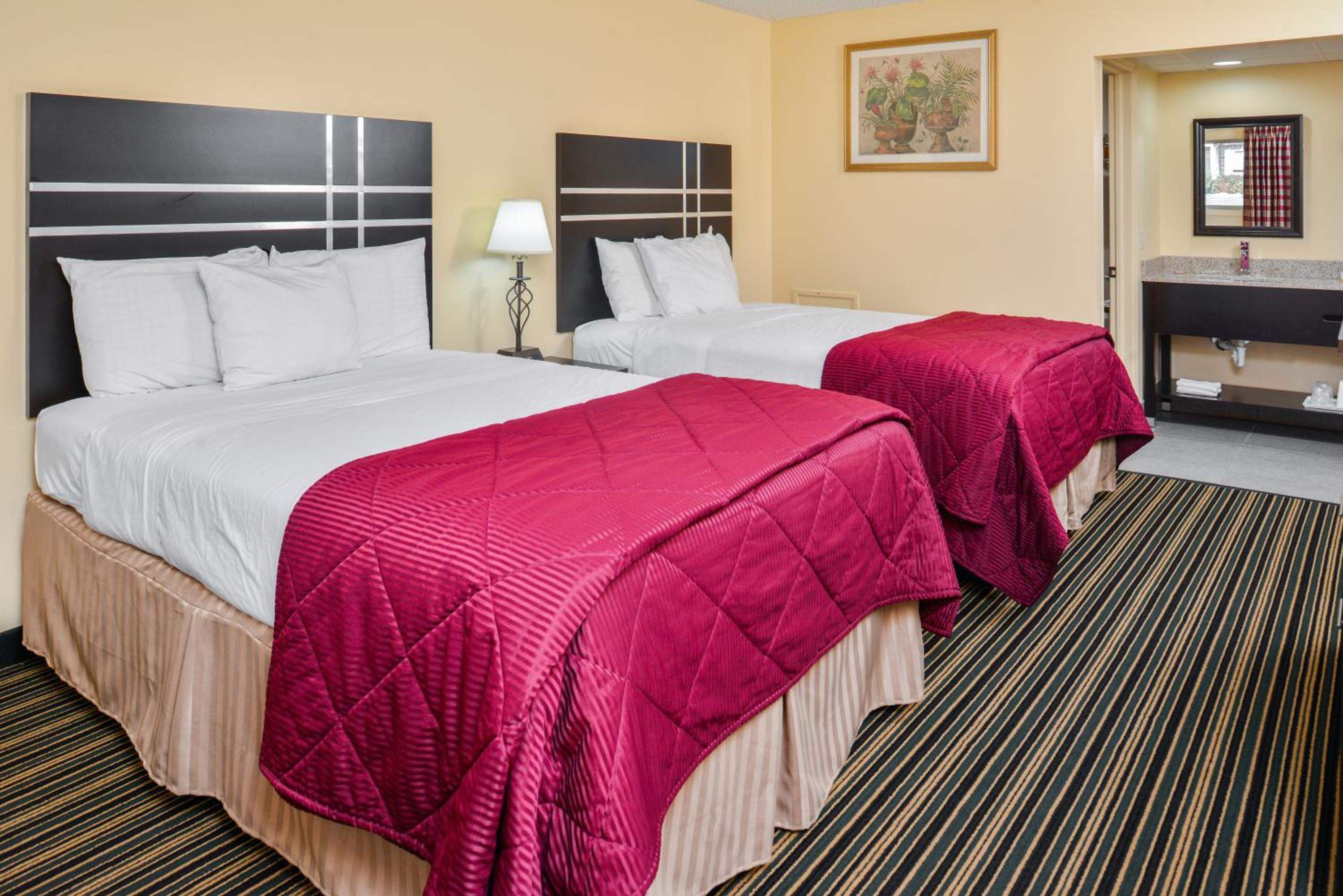 Soudersburg Inn & Suites Lancaster view 3
